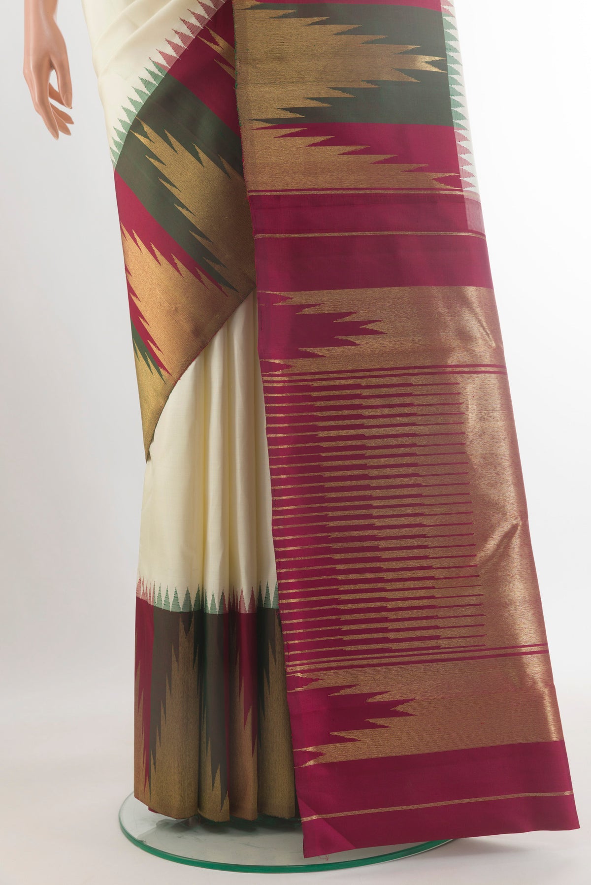 Pleats and pallu of Pure Silk Pure Zari Off White Kanjivaram Saree with Plain Body and Temple Border. 