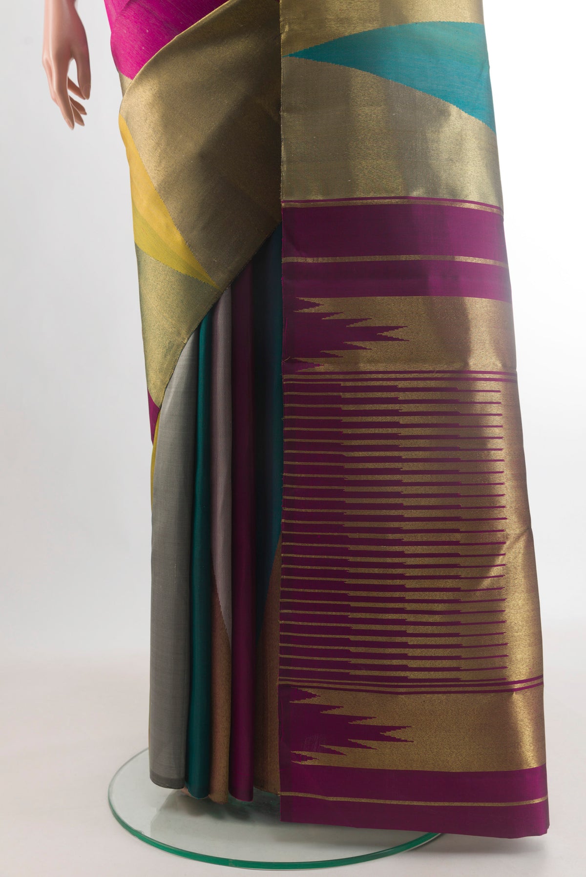 Pleats and pallu of Pure Silk Multi Color Kanjivaram Saree with Fancy on the body and Without Border. 