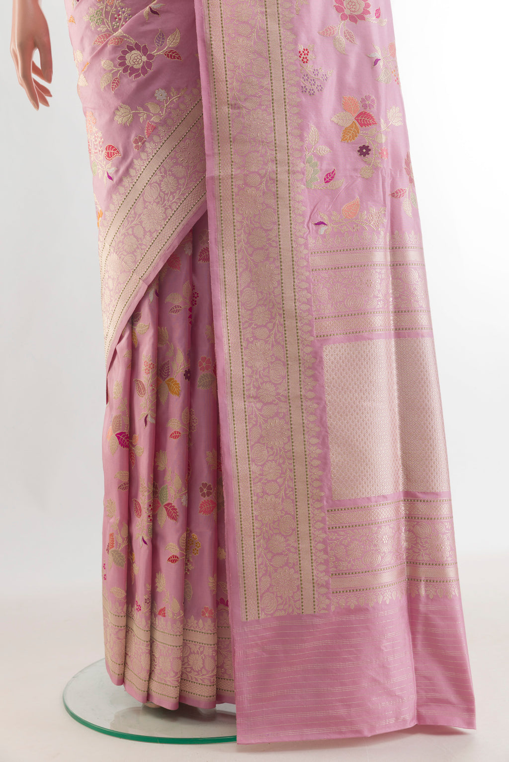 Pleats and pallu of Pure Silk Pink Banarasi Saree with Zari Brocade on the body and Zari Border. 