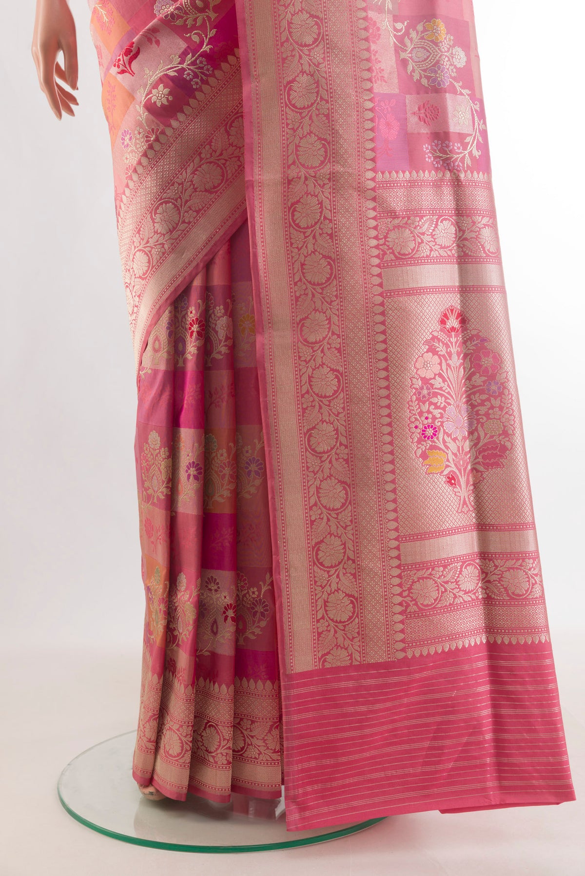 Pleats and pallu of Pure Silk Coral Banarasi Saree with Zari Brocade on the body and Zari Border. 