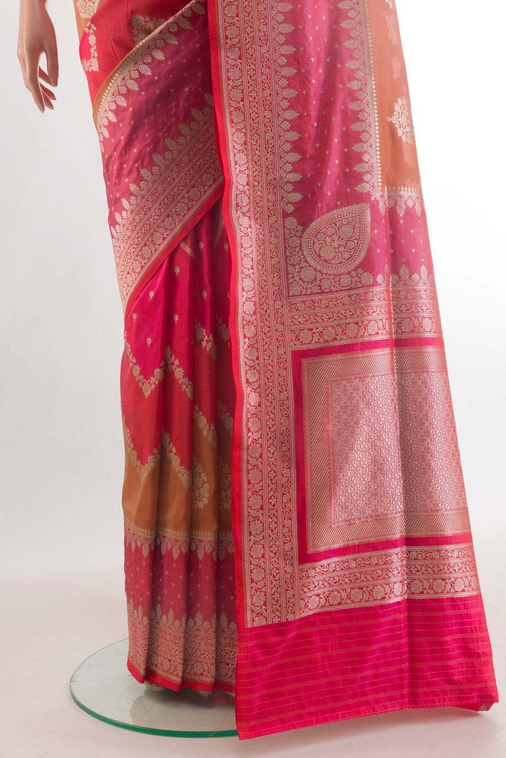 Pleats and pallu of Pure Silk Pink Banarasi Saree with Zari Butta on the body and Zari Border. 