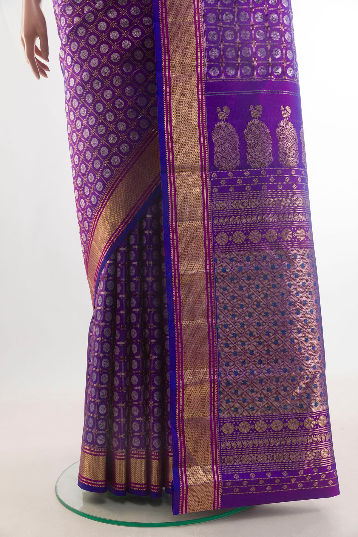 Pleats and pallu of Pure Silk Purple Kanchipuram Saree with Zari Brocade on the body and Zari Border. 