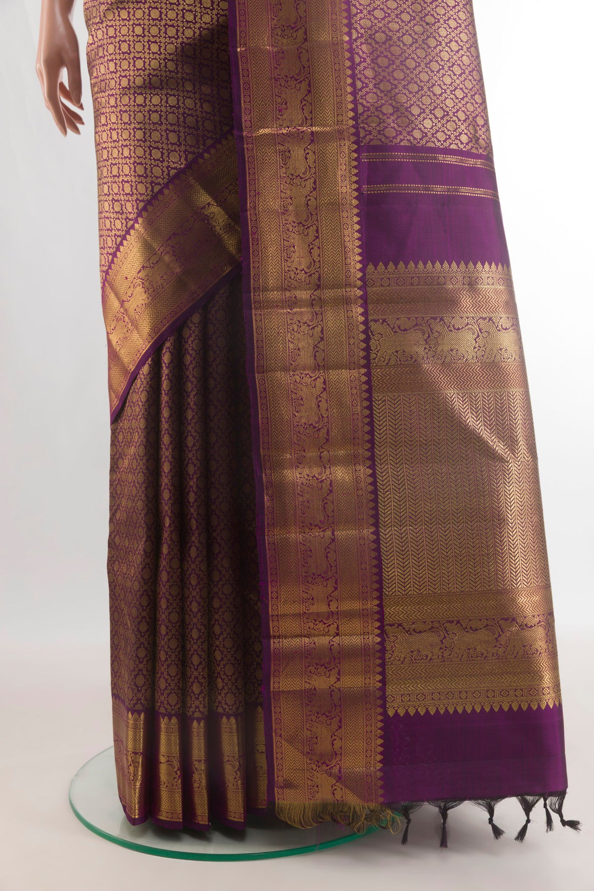 Pleats and pallu of Pure Silk Purple Kanjivaram Saree with Zari Brocade on the body and Zari Border. 