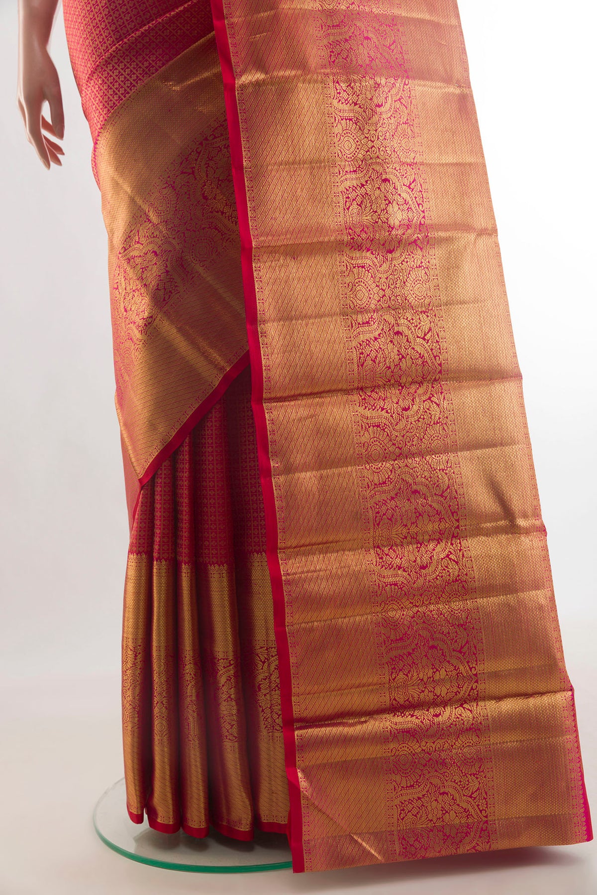 Pleats and pallu of Pure Silk Red Kanchipuram Saree with Zari Brocade on the body and Zari Border. 