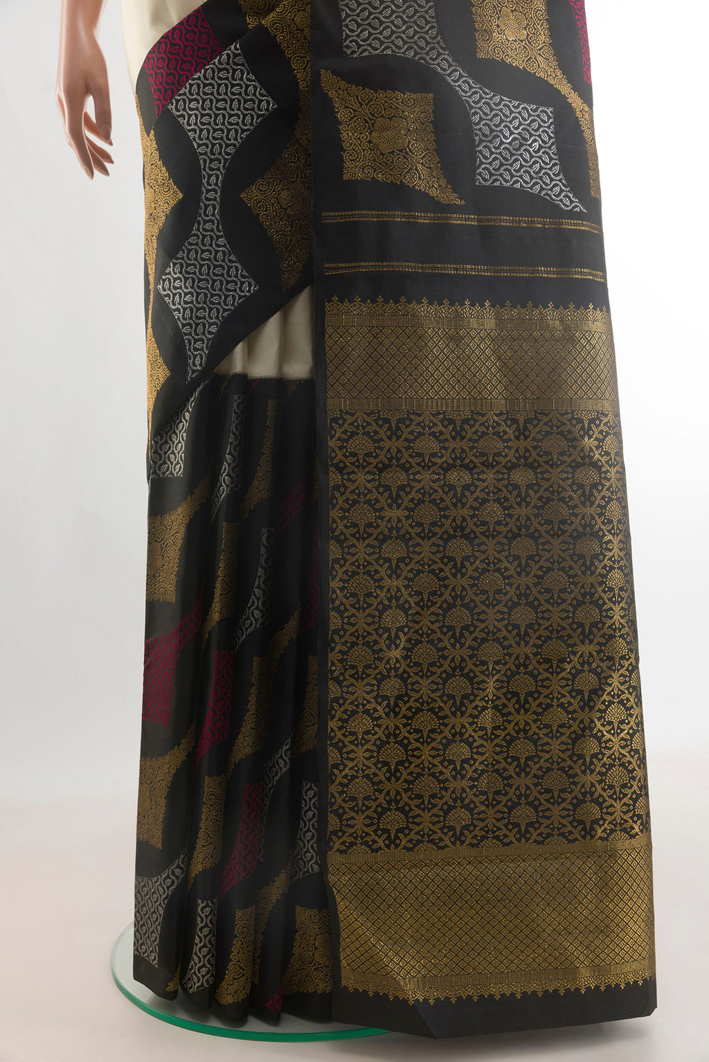Pleats and pallu of Pure Silk Multi Color Kanchipuram Saree with Half And Half on the body and Without Border. 