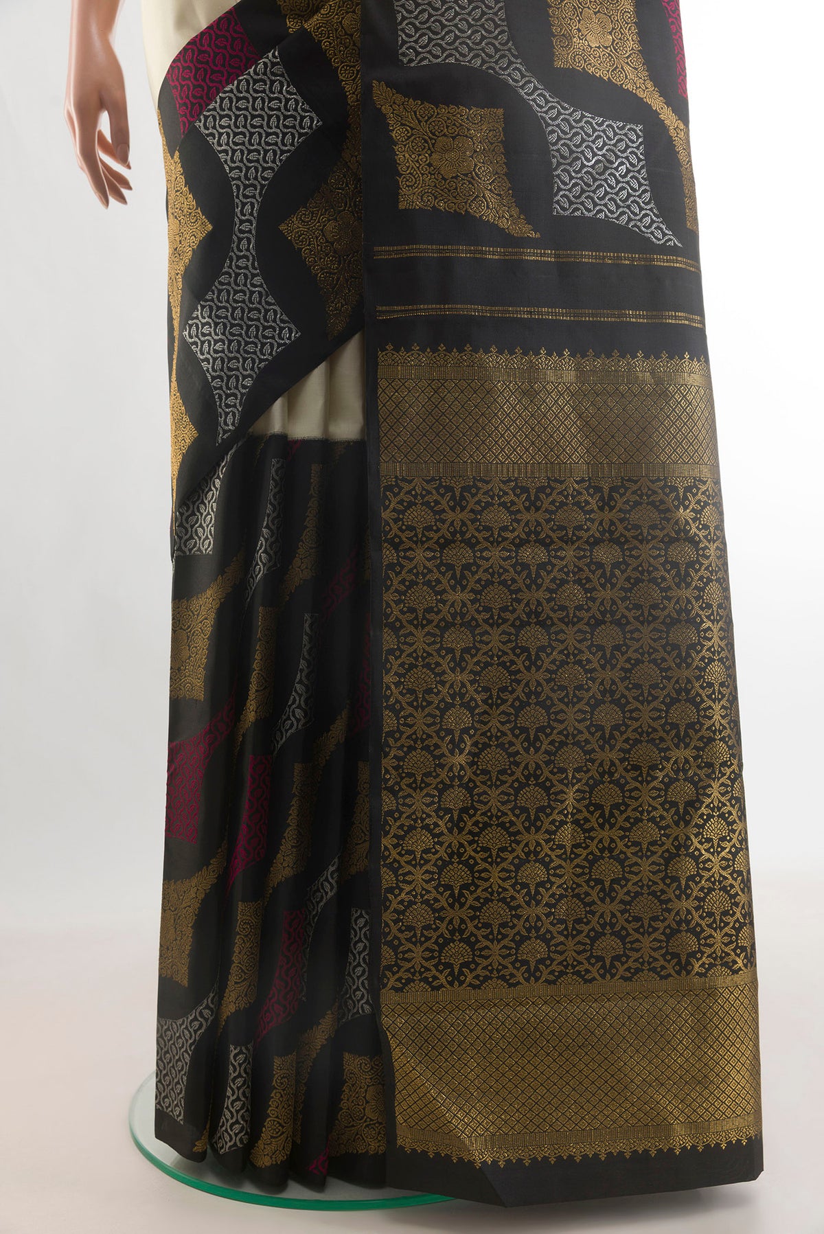 Pleats and pallu of Pure Silk Multi Color Kanchipuram Saree with Half And Half on the body and Without Border. 