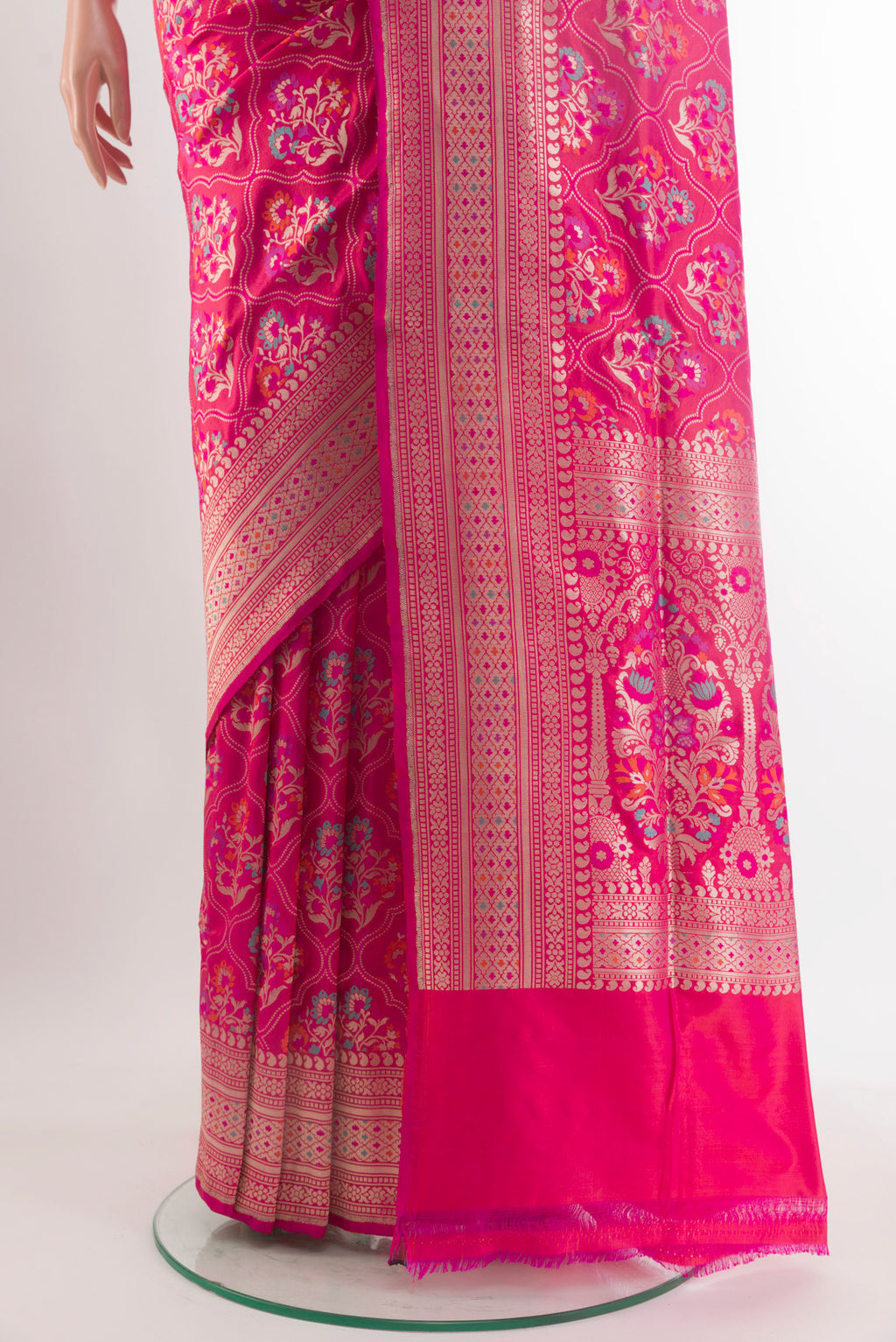 Pleats and pallu of Pure Silk Pink Banarasi Saree with Zari Brocade on the body and Zari Border. 