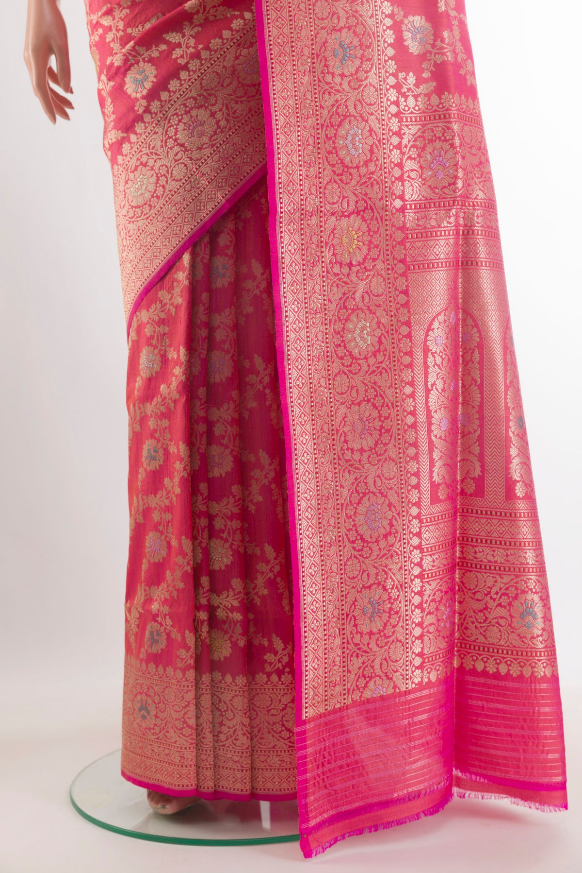 Pleats and pallu of Pure Silk Pink Banarasi Tussar Saree with Zari Brocade on the body and Zari Border. 