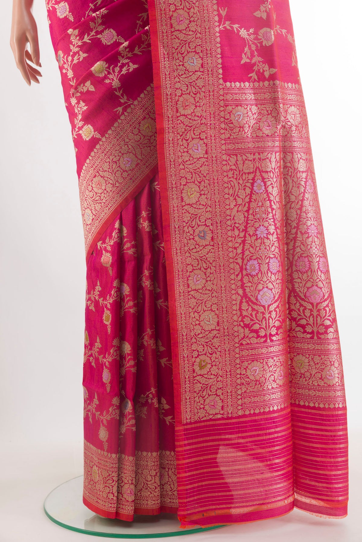 Pleats and pallu of Pure Silk Pink Banarasi Tussar Saree with Zari Brocade on the body and Zari Border. 