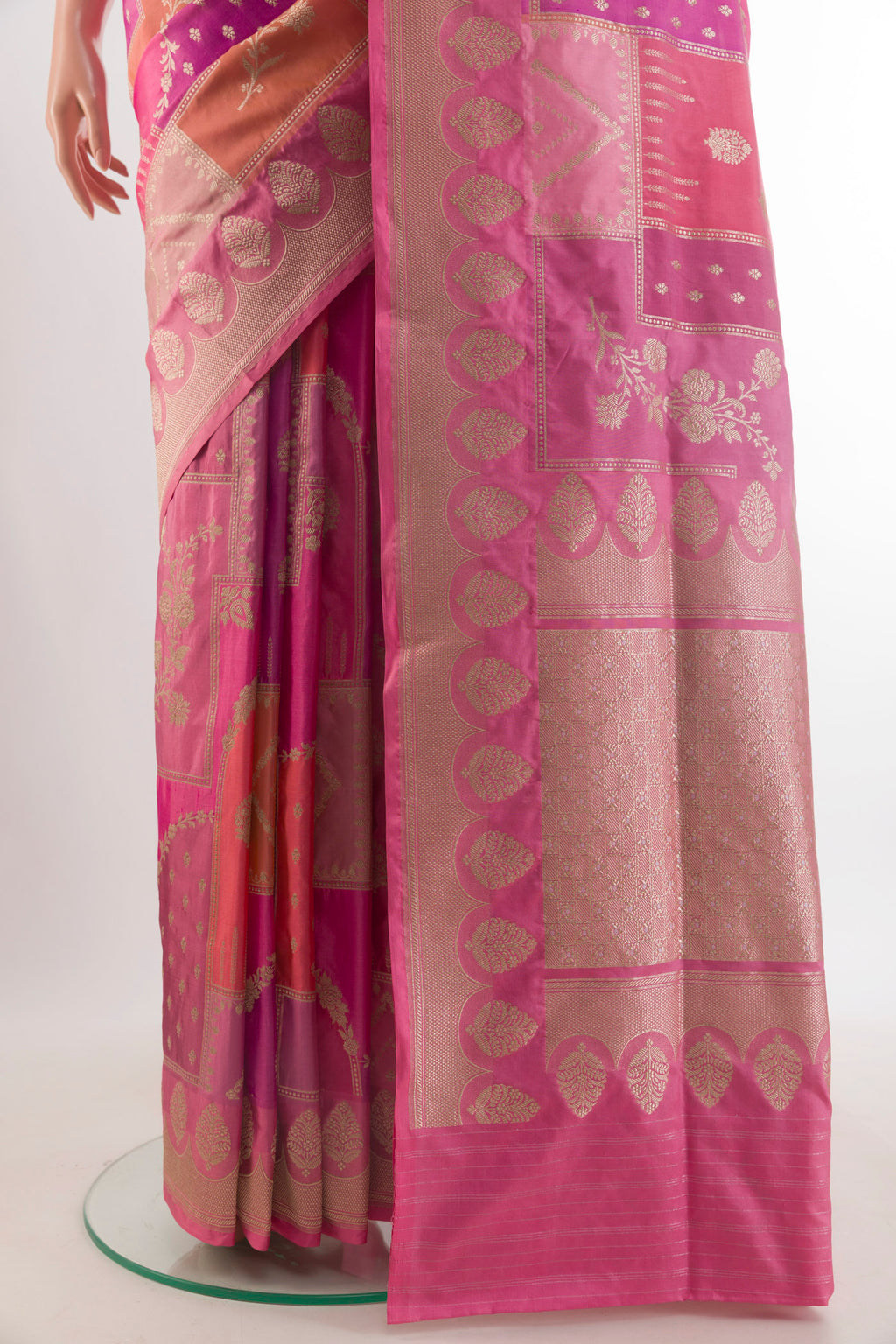 Pleats and pallu of Pure Silk Coral Banarasi Saree with Zari Brocade on the body and Zari Border. 