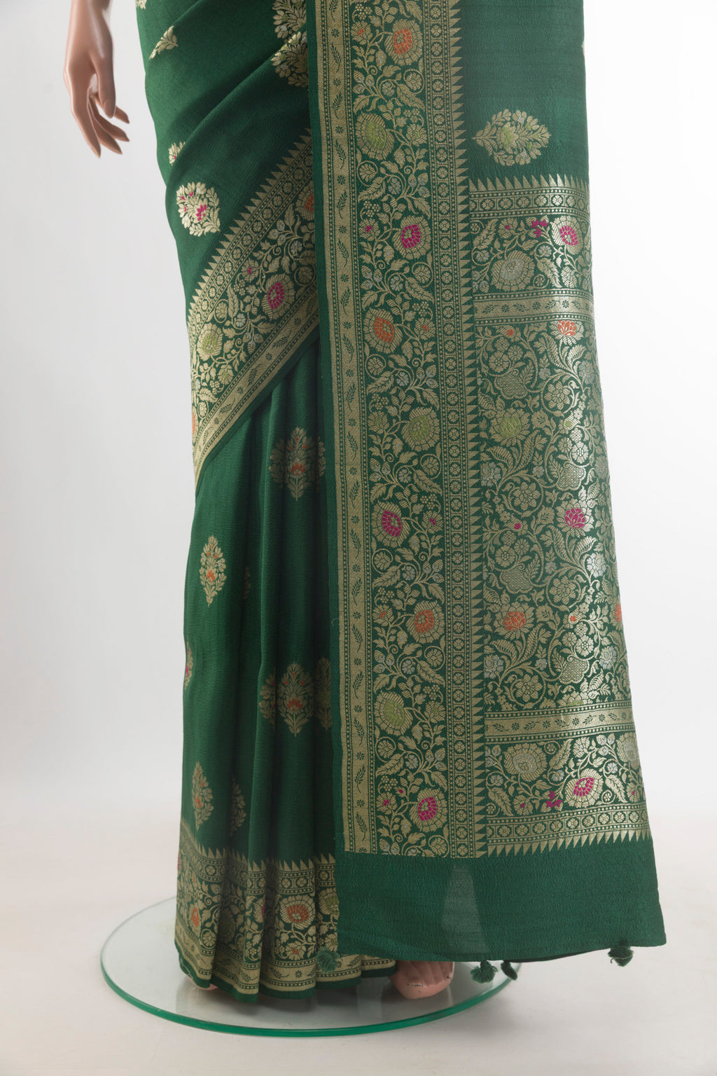 Pleats and pallu of Green Banarasi Tussar Saree with Zari Butta on the body and Zari Border. 