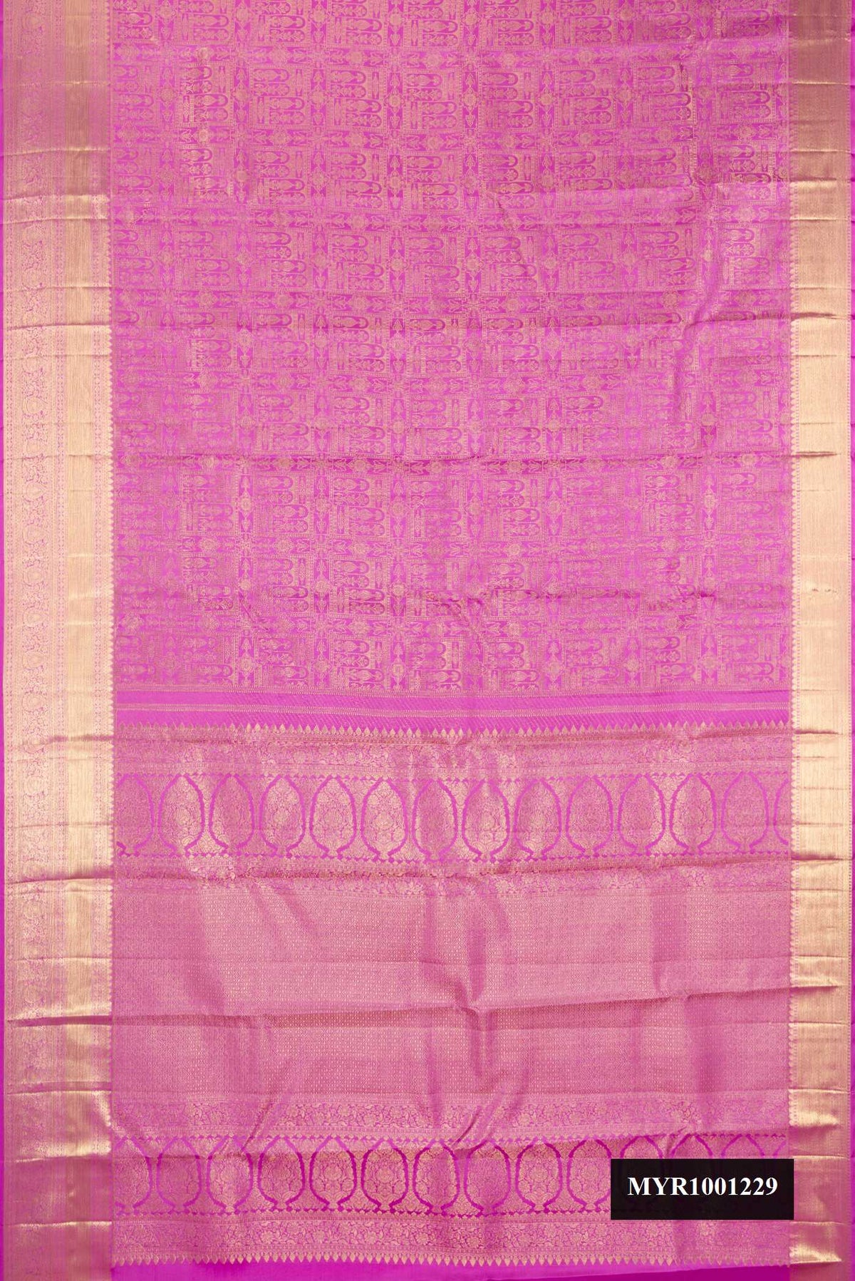 Lavender Dual Tone Kanchipuram Silk Saree with Zari Brocade on the body and Zari Border.  displayed on a mannequin