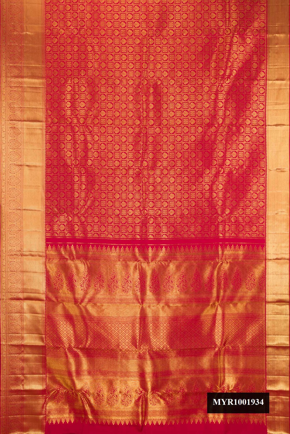 Maroon Dual Tone Kanchipuram Silk Saree with Zari Brocade on the body and Zari Border.  displayed on a mannequin