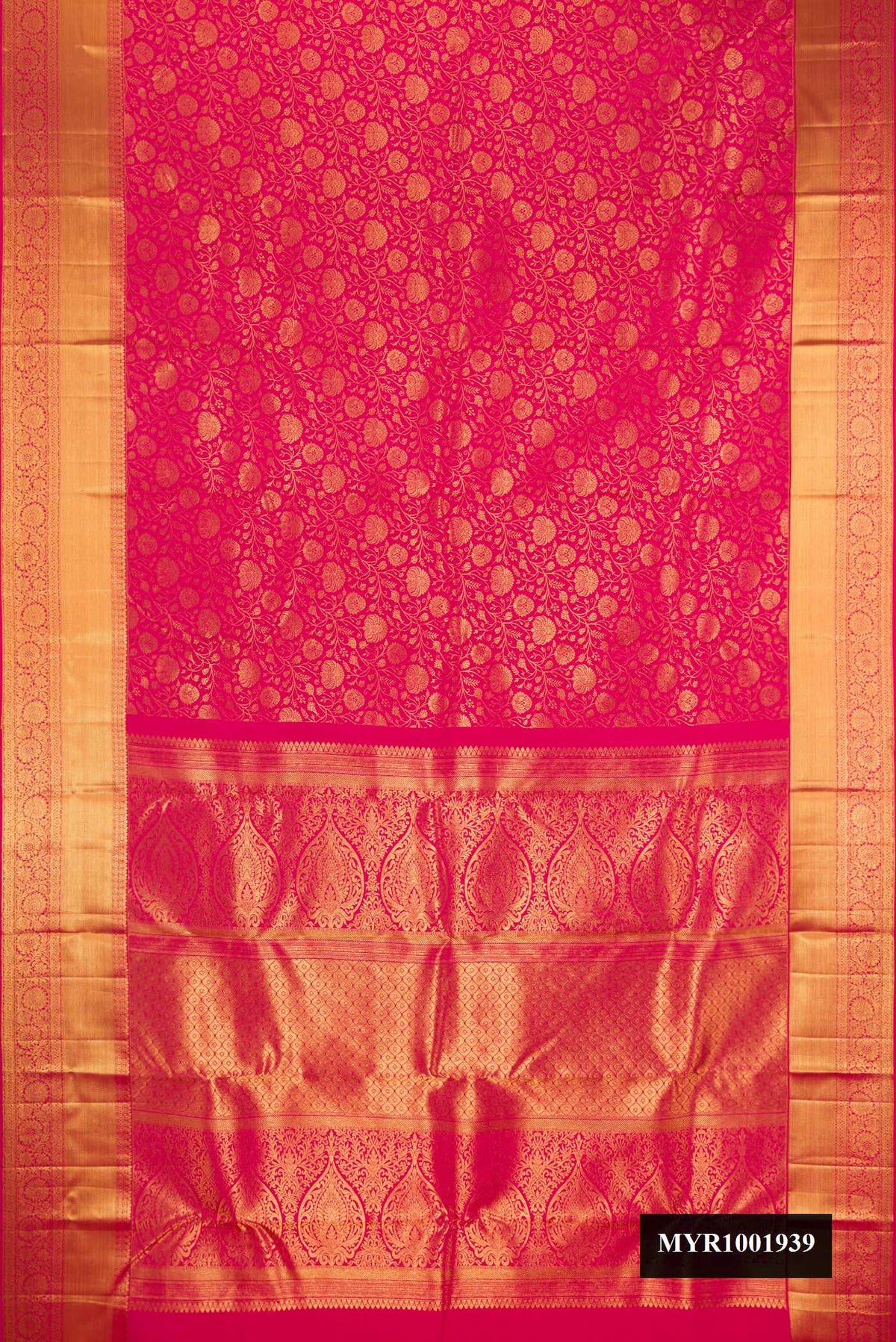 Dark Pink Dual Tone Kanchipuram Silk Saree with Zari Brocade on the body and Zari Border.  displayed on a mannequin