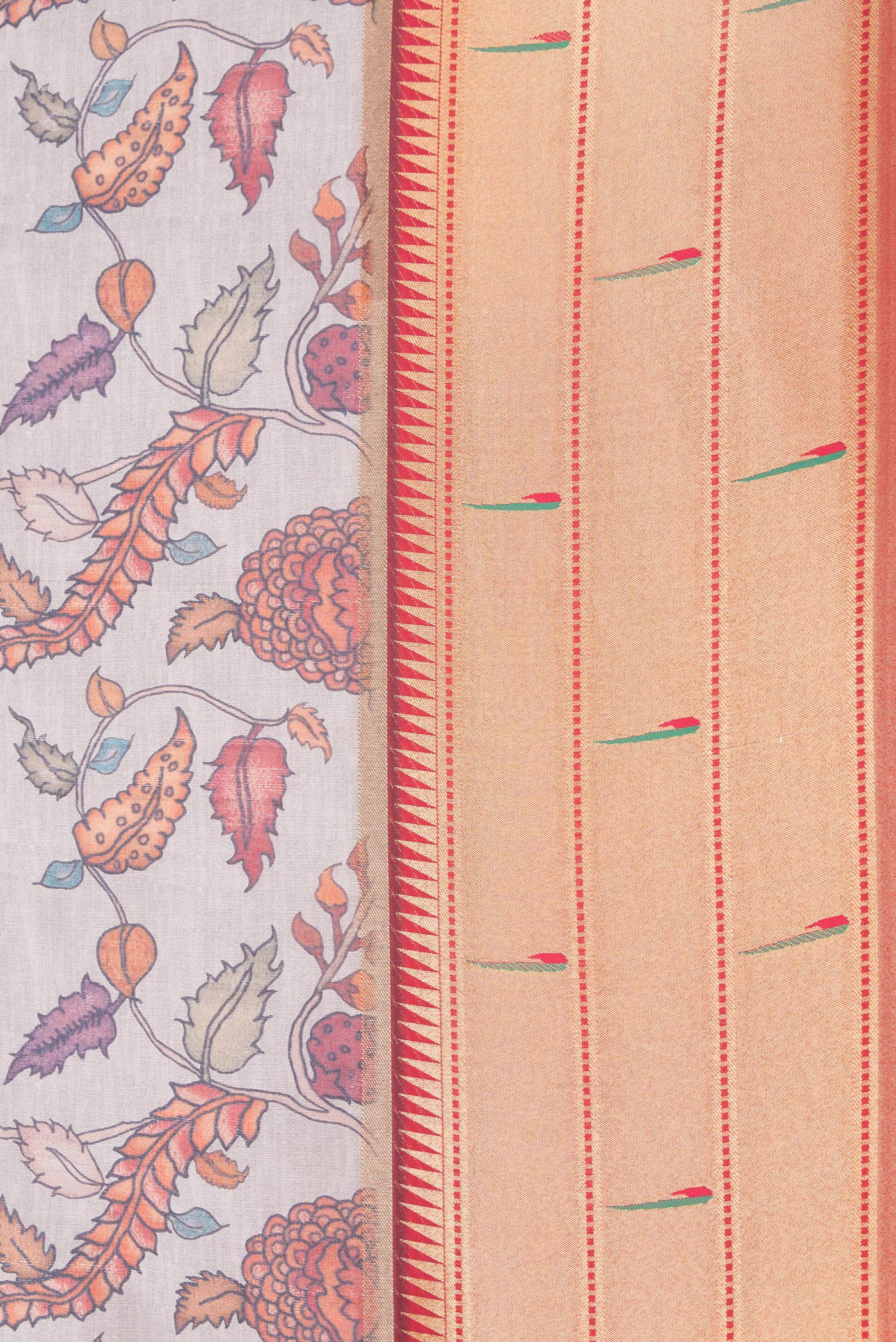 Border image of Grey Dual Tone Tussar Silk Saree with kalamkari Print on the body and Paithani Border. 
