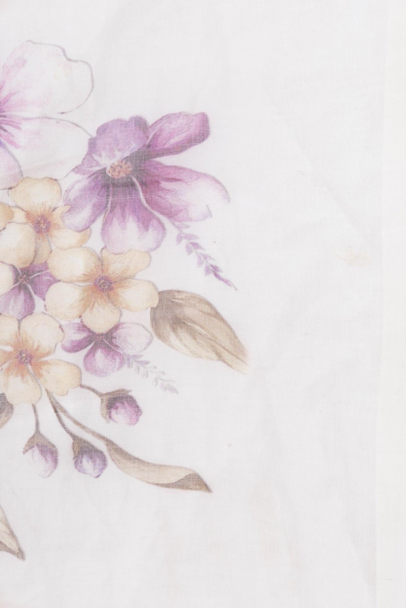 Border image of Off White Dual Tone Linen Saree with Printed design on the body and Without Border. 