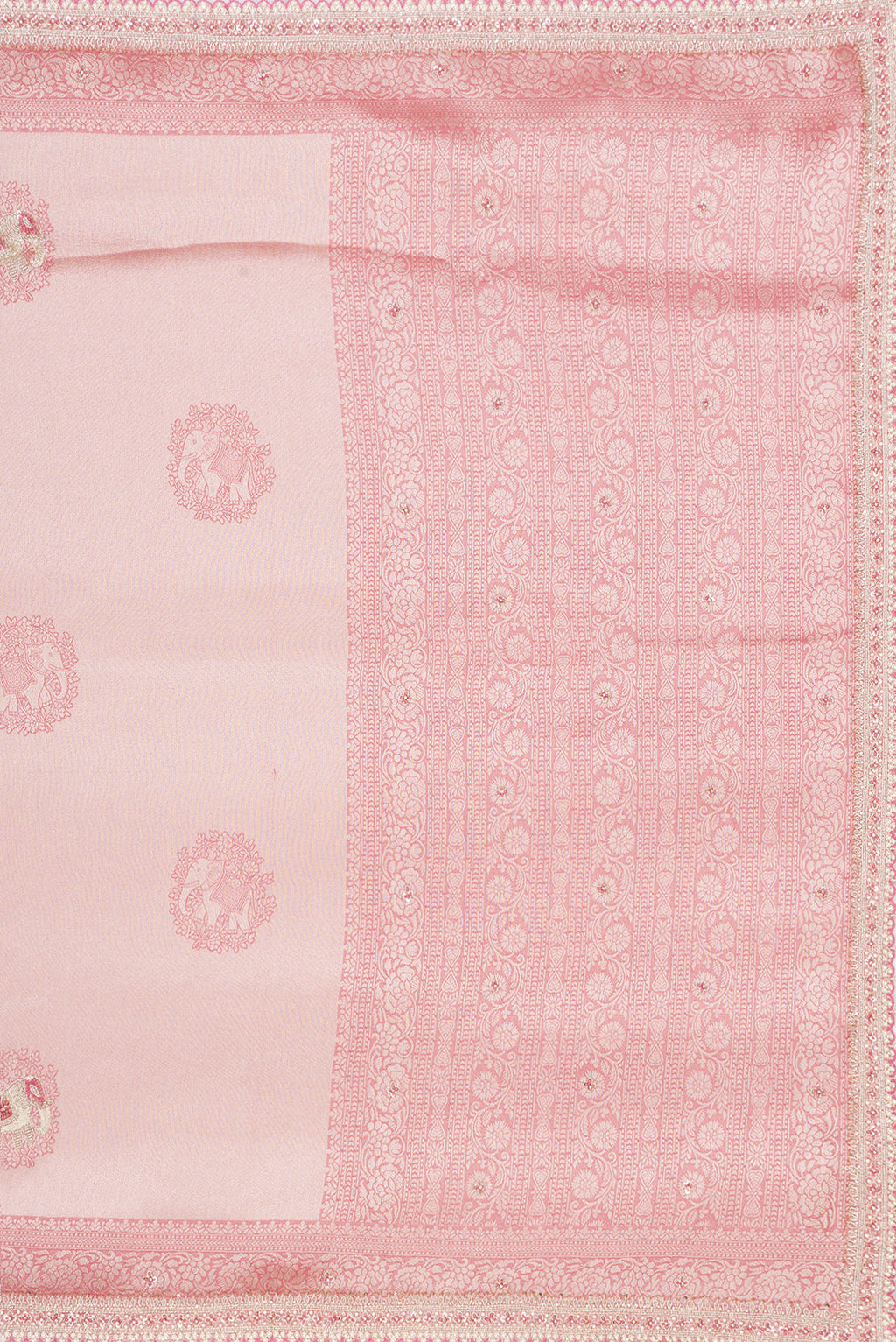 Close up image of the pallu of Rose Gold Dual Tone Banarasi Georgette Saree with Embroidery on the body and Embroidery Border. 