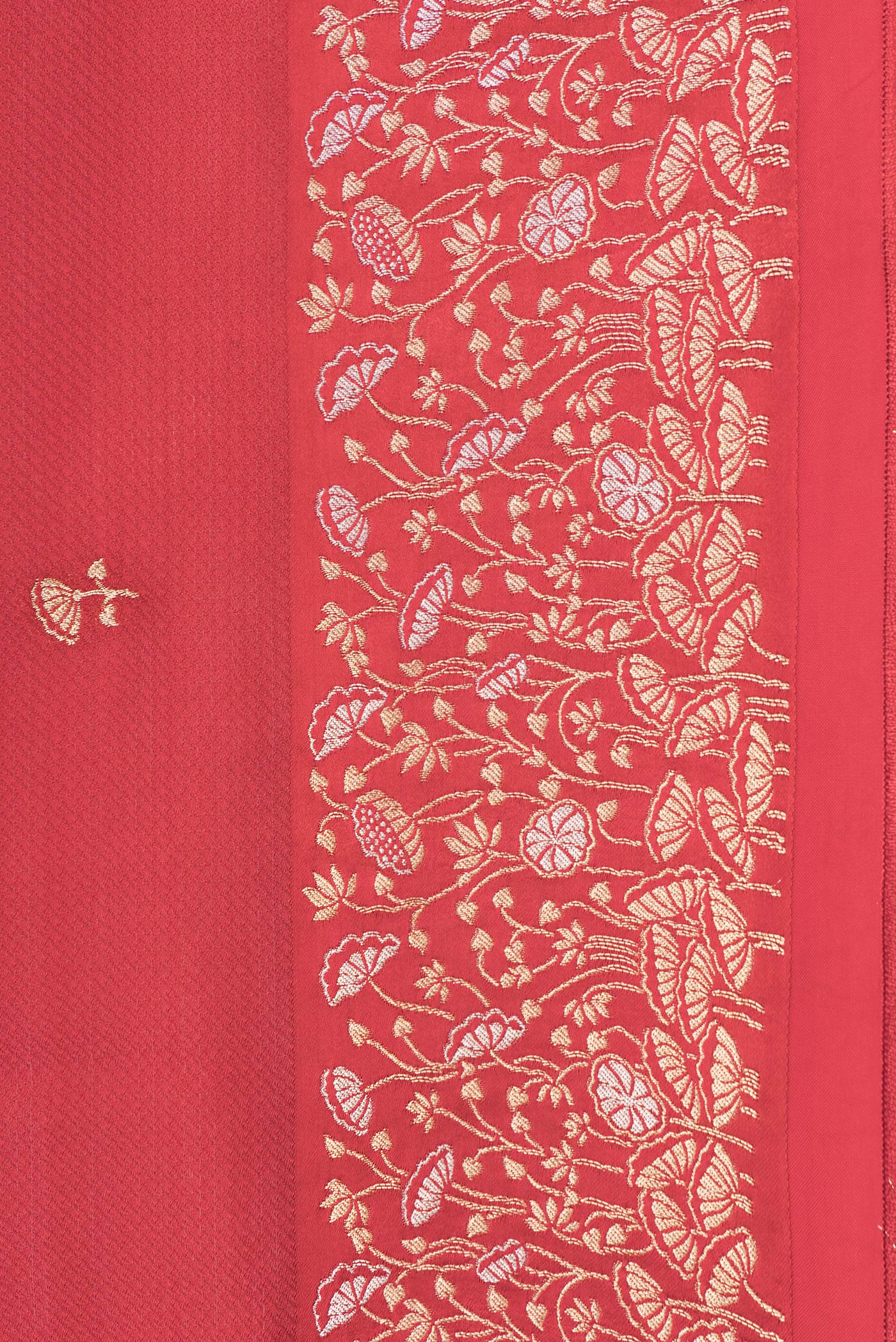 Border image of Maroon Dual Tone Banarasi Georgette Saree with Embroidery on the body and Fancy Border. 