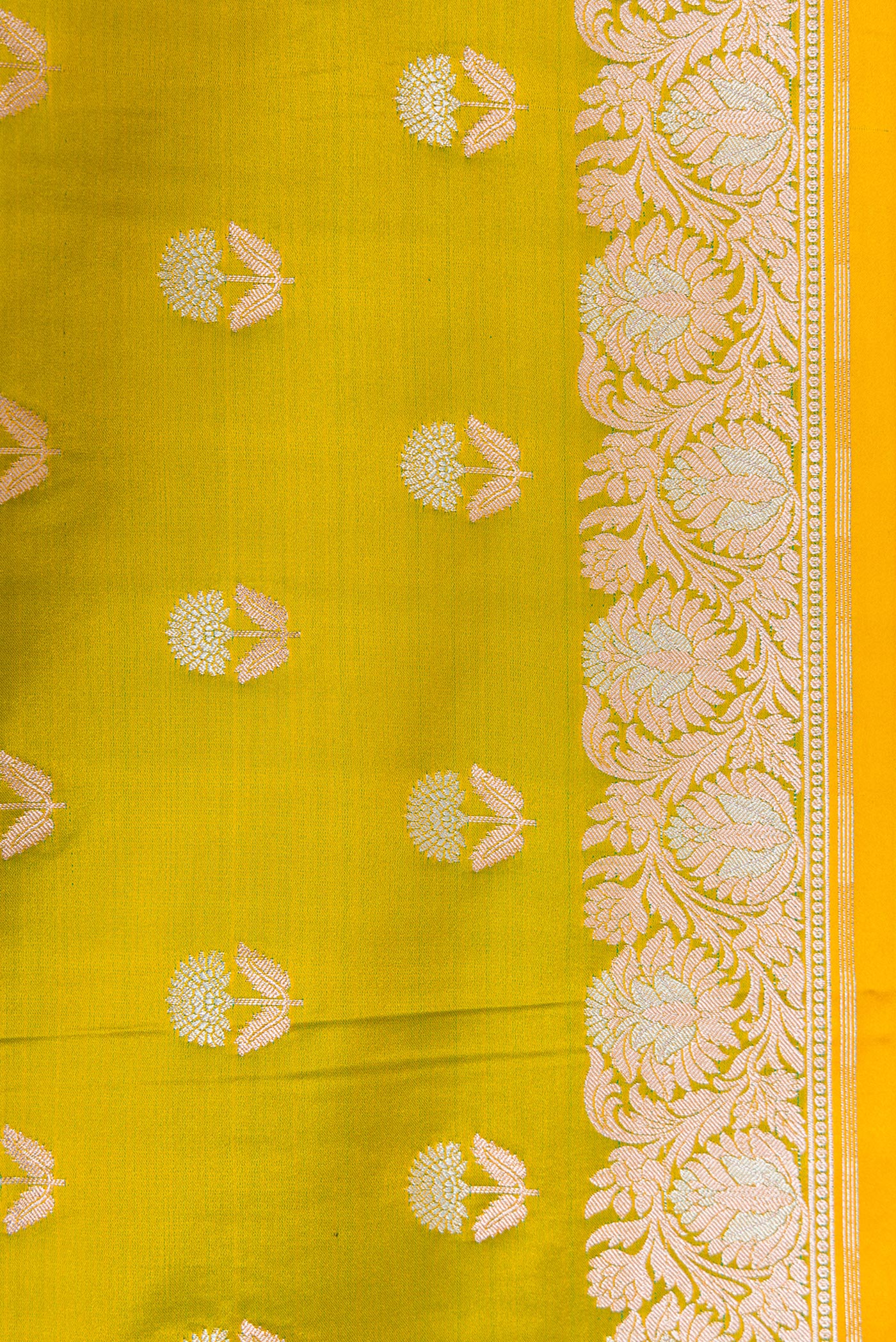 Border image of Mehandi Green Dual Tone Blended Banarasi Silk Saree with Zari Butta on the body and Zari Border. 