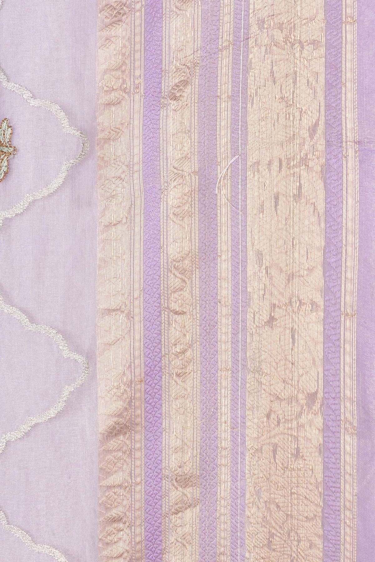 Border image of Lavender Dual Tone Organza Silk Saree with Zari Brocade on the body and Zari Border. 