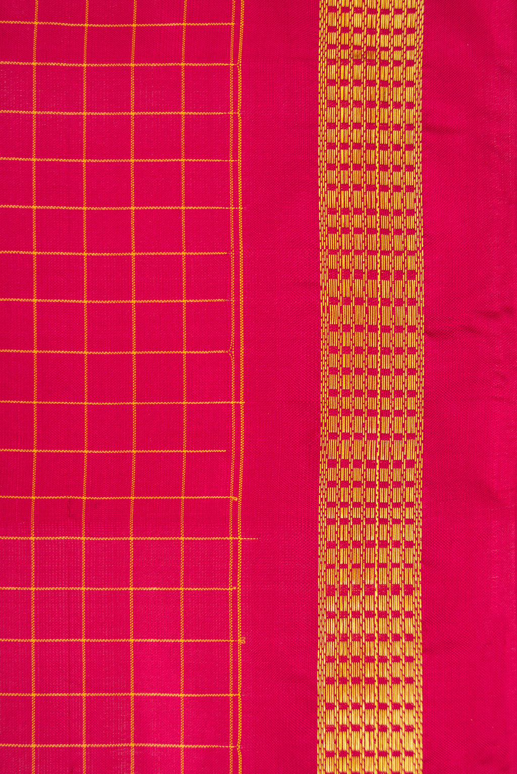 Border image of Pure Silk Pure Zari Maroon Dual Tone Kanjivaram Nine Yards Saree with Checked design on the body and Zari Border. 