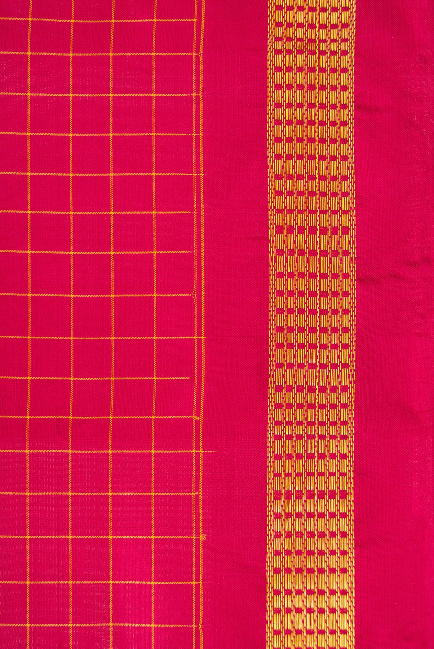 Border image of Pure Silk Pure Zari Maroon Dual Tone Kanjivaram Nine Yards Saree with Checked design on the body and Zari Border. 