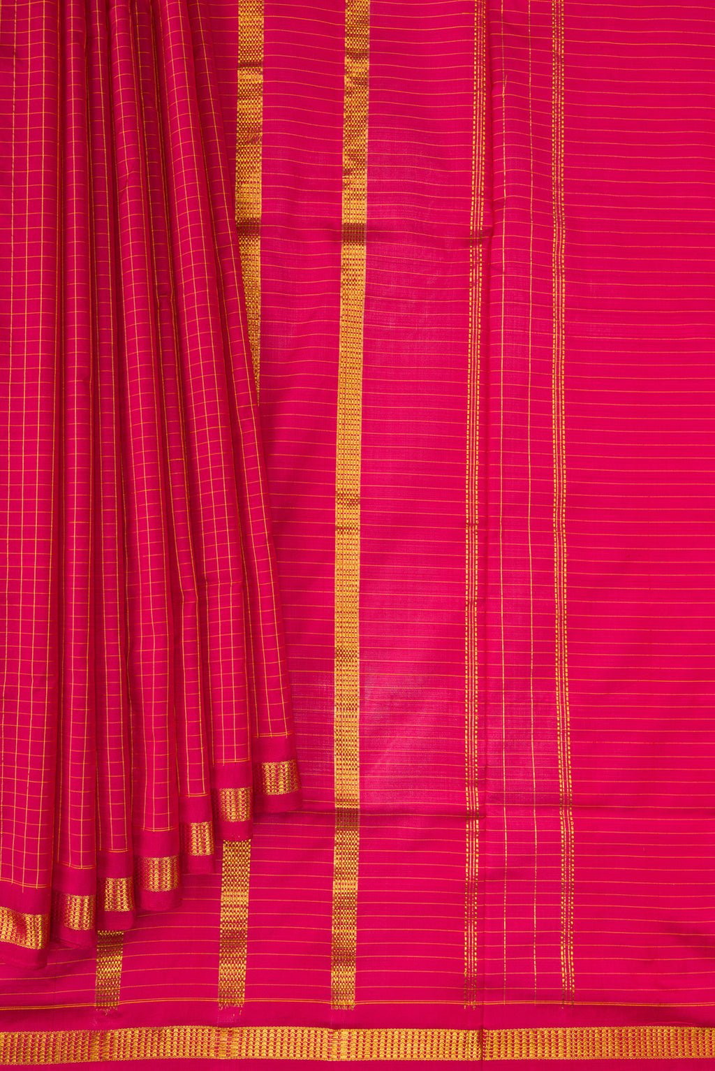 Pleats and pallu of Pure Silk Pure Zari Maroon Dual Tone Kanjivaram Nine Yards Saree with Checked design on the body and Zari Border. 