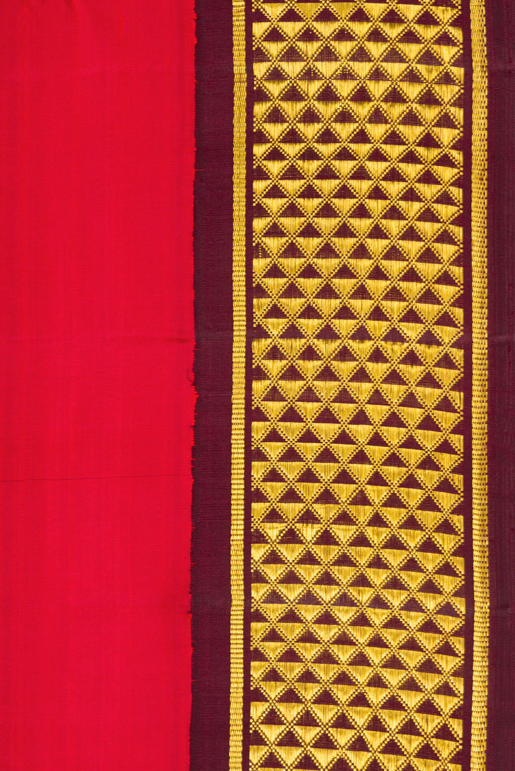 Border image of Pure Silk Pure Zari Red Dual Tone Kanjivaram Nine Yards Saree with Plain Body and Zari Border. 