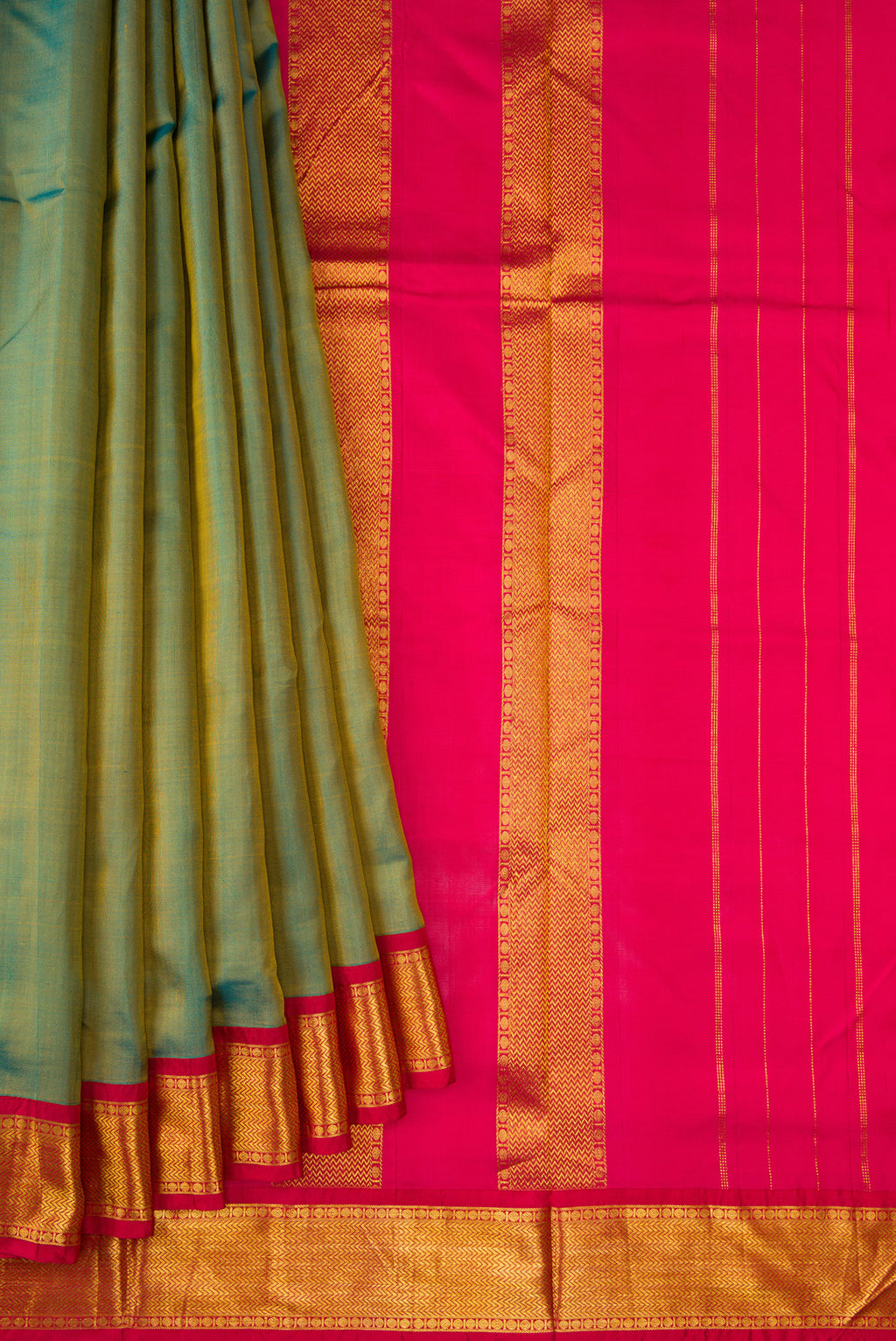 Pleats and pallu of Green Dual Tone Kanjivaram Silk Nine Yards Saree with Stripes on the body and Zari Border. 