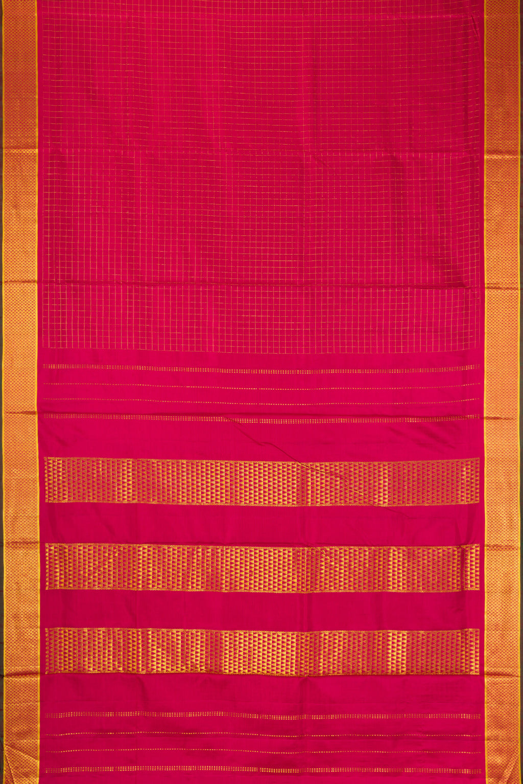 Flat view of Maroon Dual Tone Kanchipuram Silk Nine Yards Saree with Checked design on the body and Zari Border. 