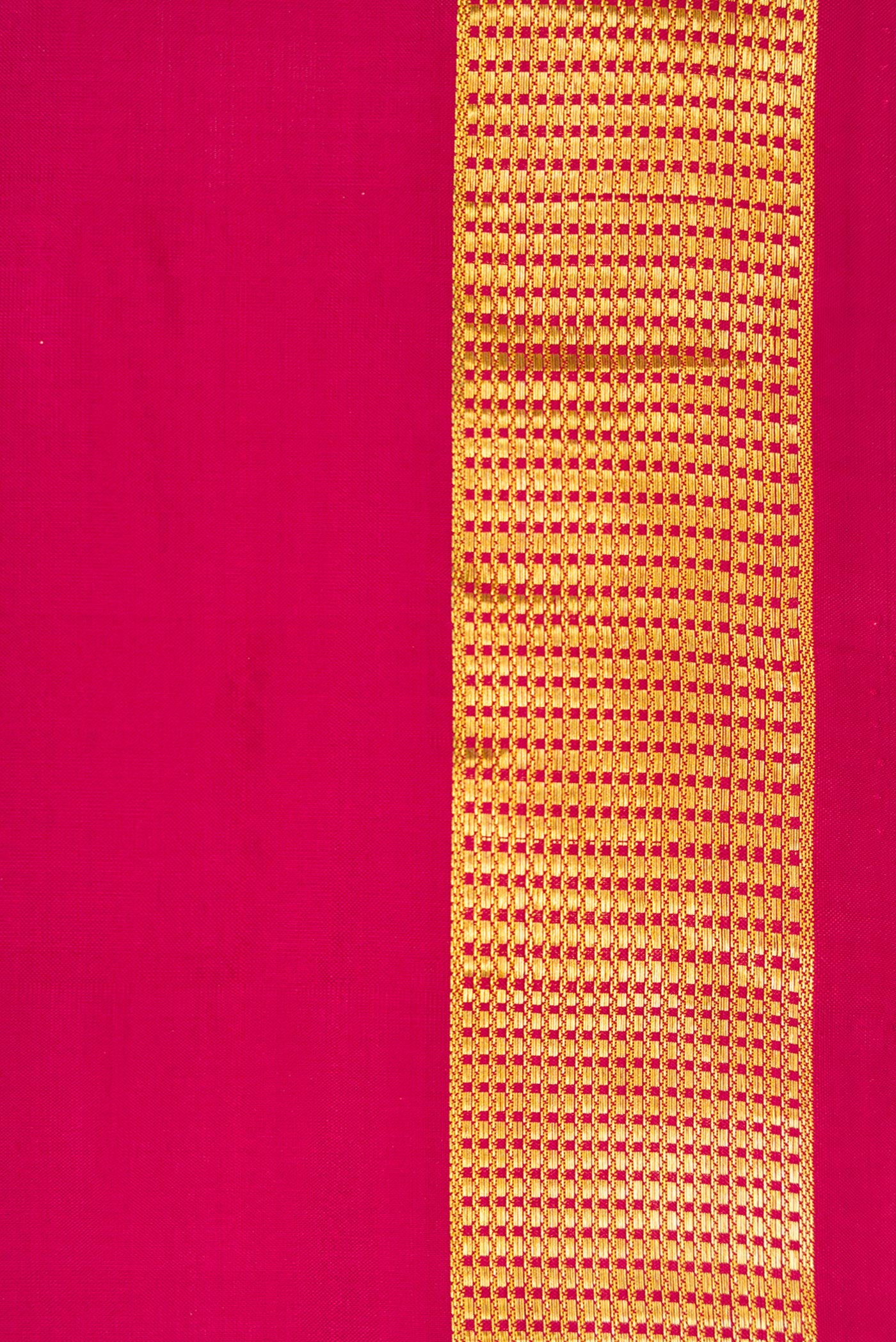 Border image of Dark Mauve Dual Tone Kanchipuram Silk Nine Yards Saree with Plain Body and Zari Border. 