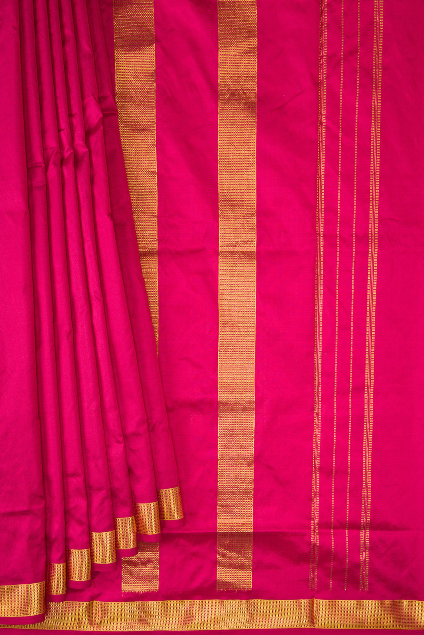 Pleats and pallu of Dark Mauve Dual Tone Kanchipuram Silk Nine Yards Saree with Plain Body and Zari Border. 