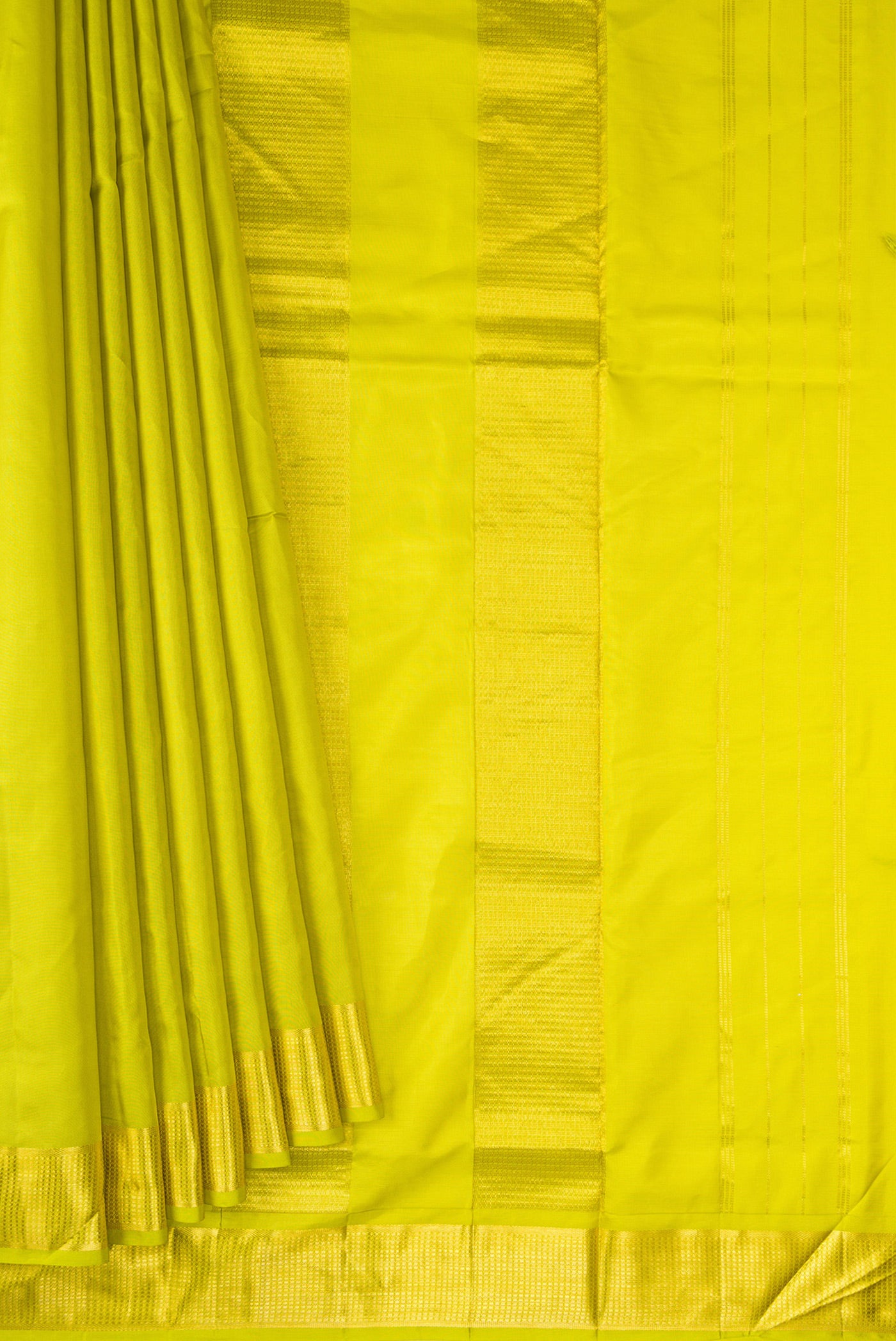 Pleats and pallu of Parrot Green Dual Tone Kanchipuram Silk Nine Yards Saree with Plain Body and Zari Border. 