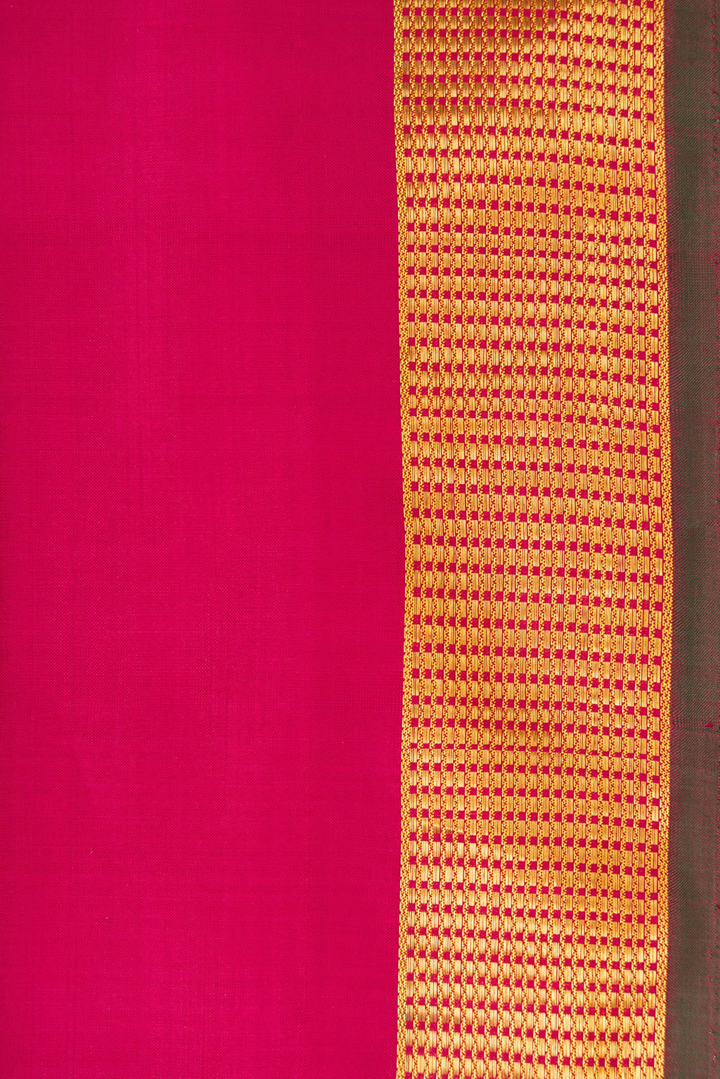 Border image of Maroon Dual Tone Kanchipuram Silk Nine Yards Saree with Plain Body and Zari Border. 