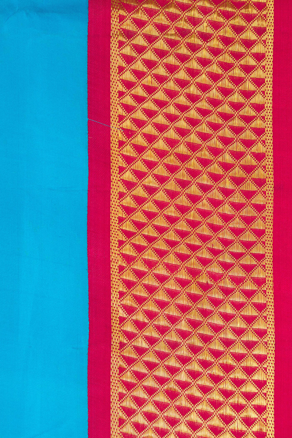 Border image of Sky Blue Dual Tone Kanjivaram Silk Nine Yards Saree with Plain Body and Zari Border. 