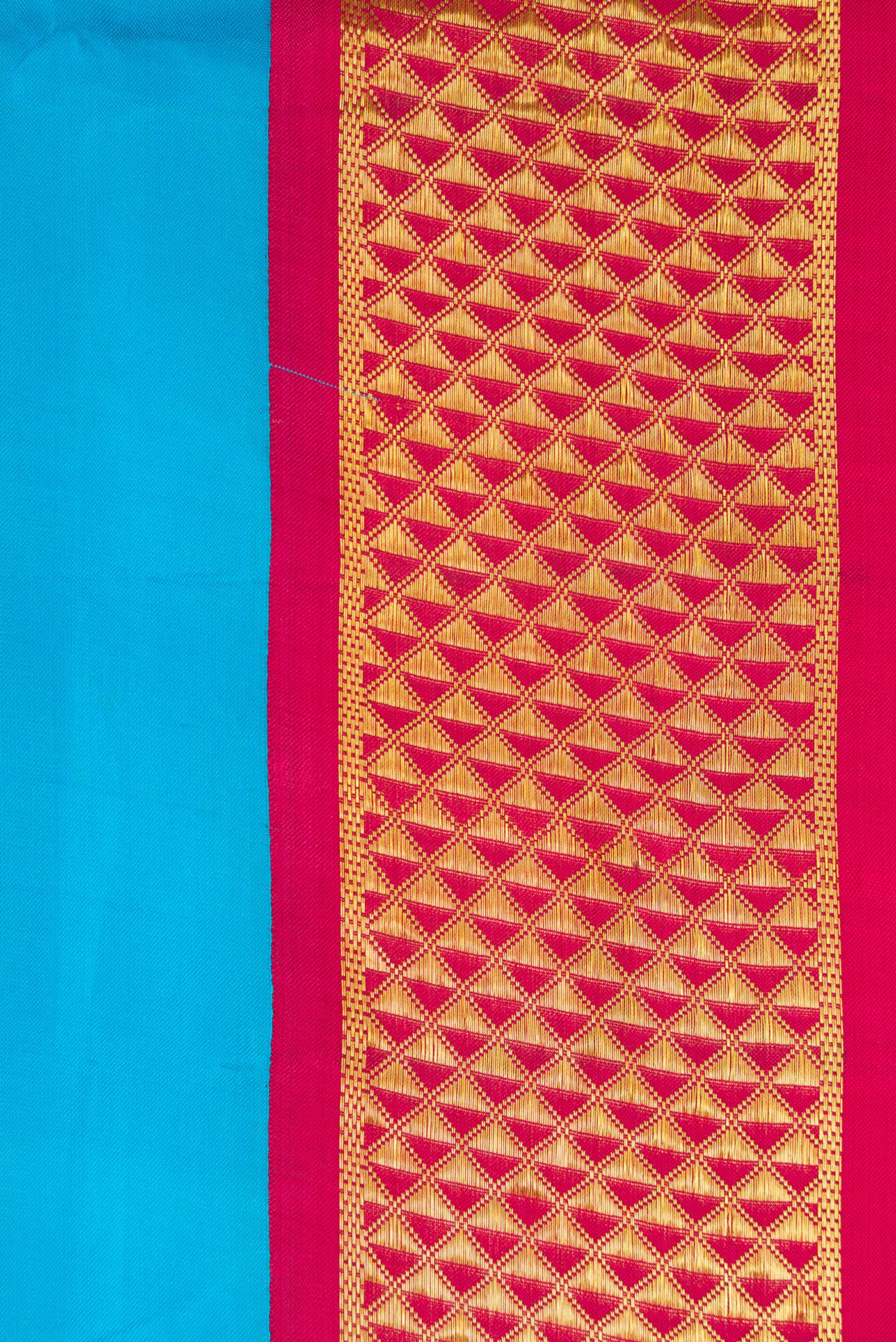 Border image of Sky Blue Dual Tone Kanjivaram Silk Nine Yards Saree with Plain Body and Zari Border. 