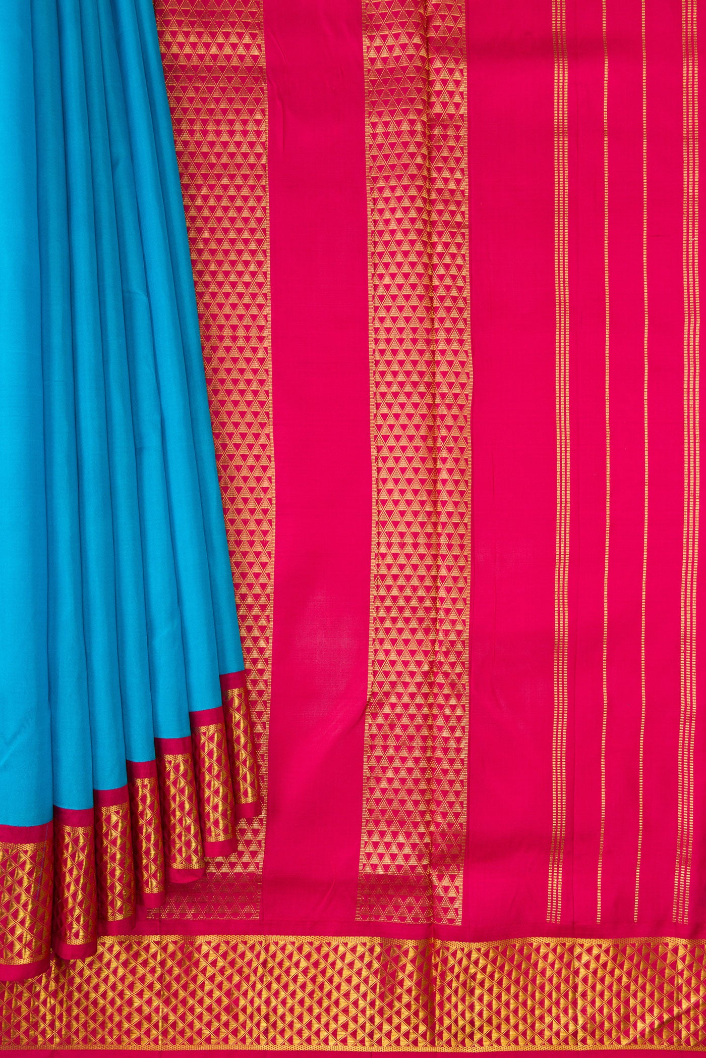 Pleats and pallu of Sky Blue Dual Tone Kanjivaram Silk Nine Yards Saree with Plain Body and Zari Border. 