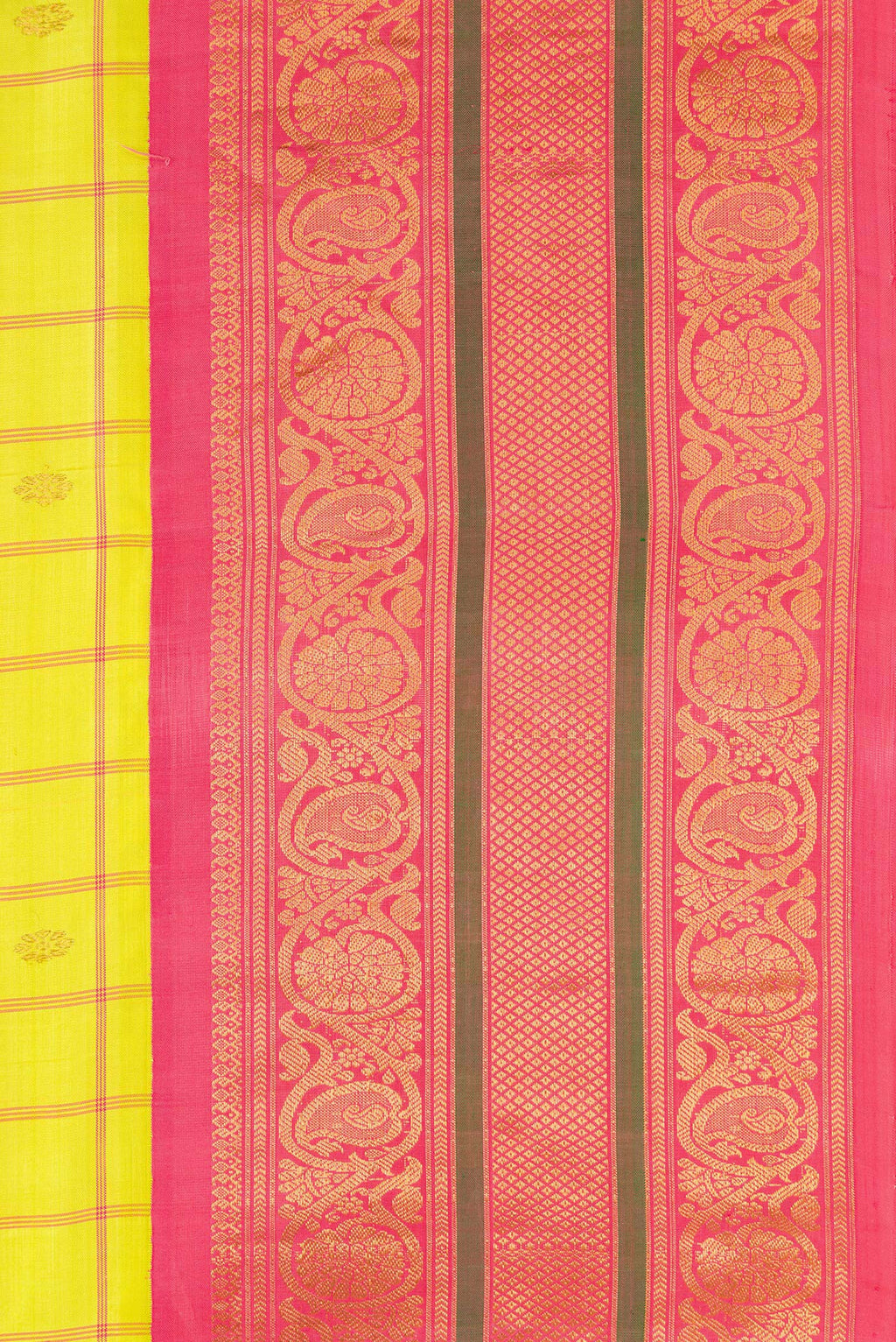 Border image of Parrot Green Dual Tone Gadwal Silk Saree with Checked design on the body and Zari Border. 
