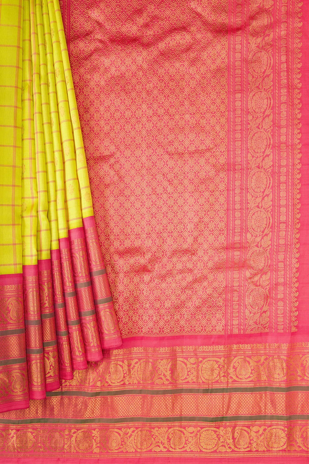 Pleats and pallu of Parrot Green Dual Tone Gadwal Silk Saree with Checked design on the body and Zari Border. 