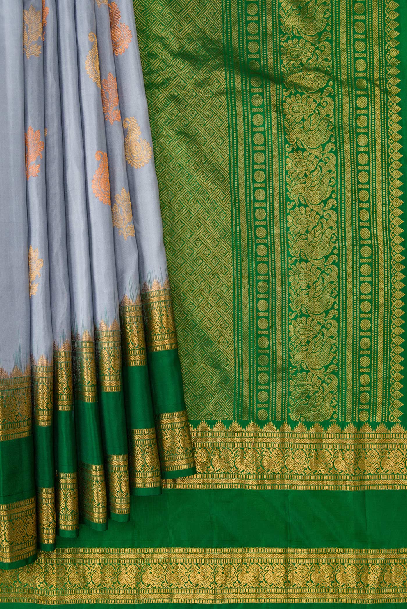 Pleats and pallu of Grey Dual Tone Gadwal Silk Saree with Zari Butta on the body and Zari Border. 