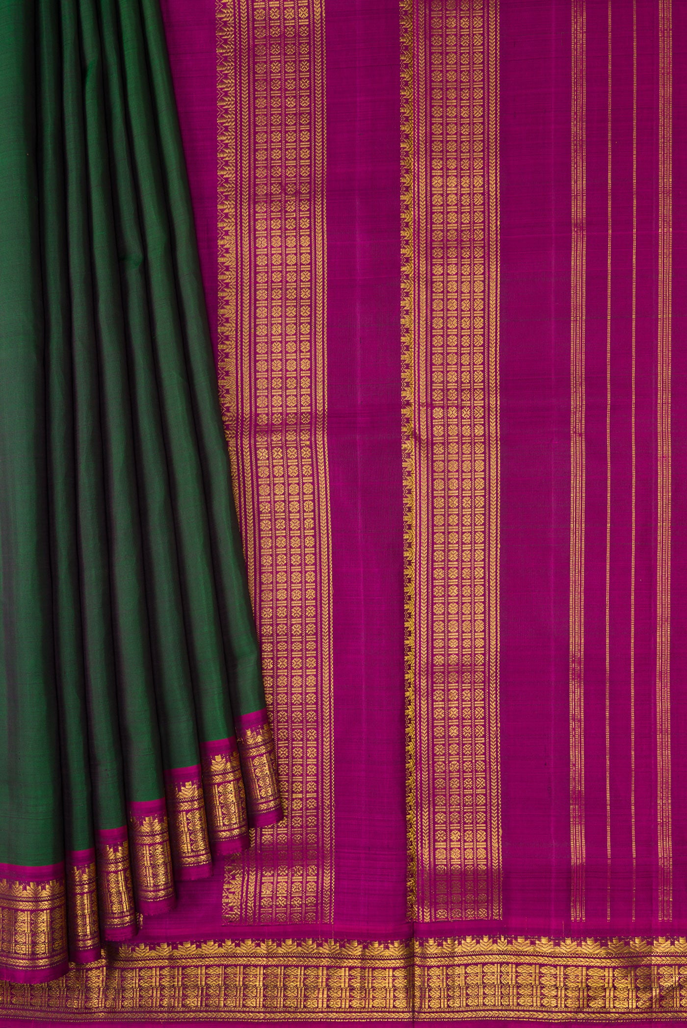 Pleats and pallu of Pure Silk Pure Zari Bottle Green Dual Tone Kanjivaram Nine Yards Saree with Plain Body and Zari Border. 