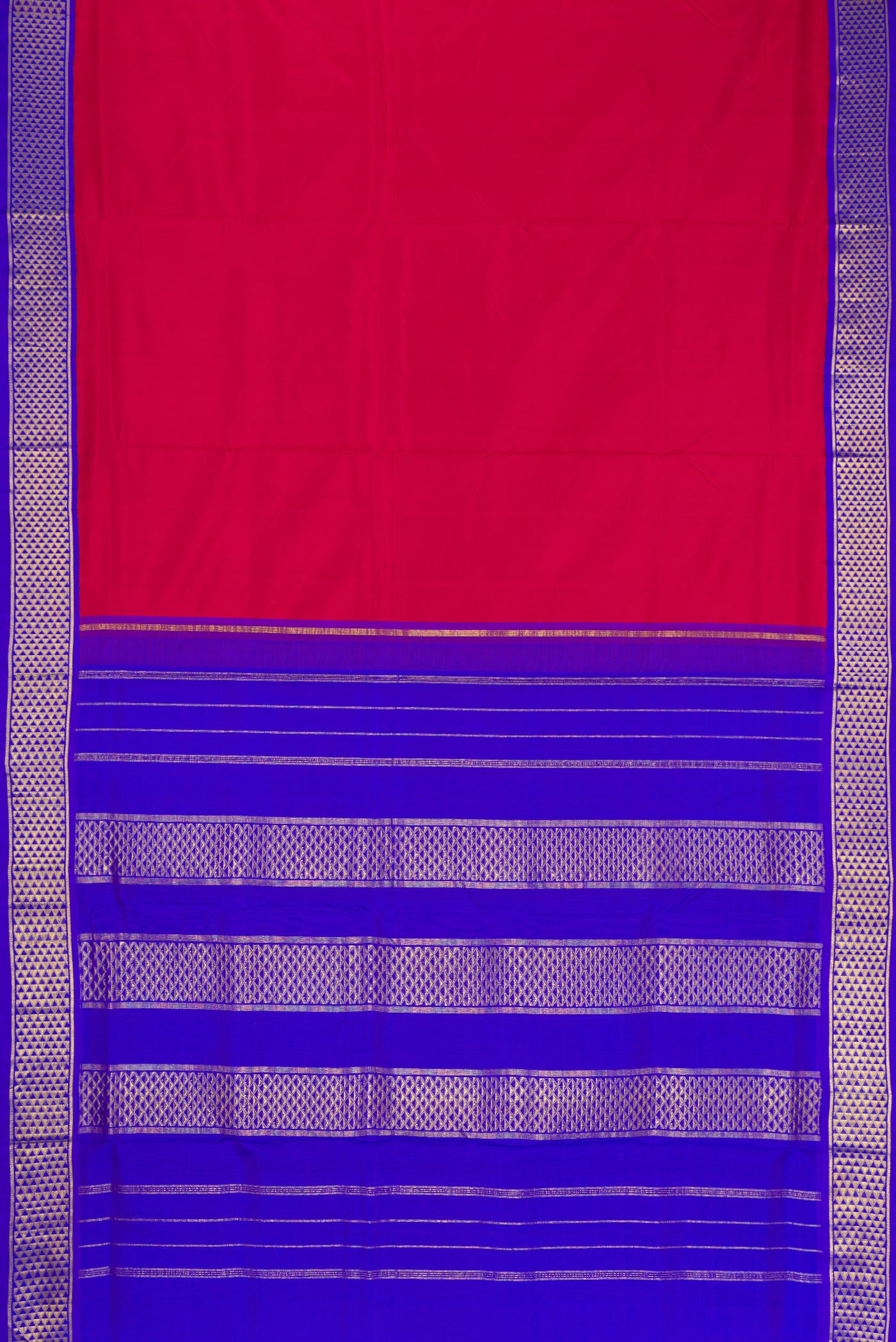 Flat view of Pure Silk Pure Zari Maroon Dual Tone Kanjivaram Nine Yards Saree with Plain Body and Zari Border. 