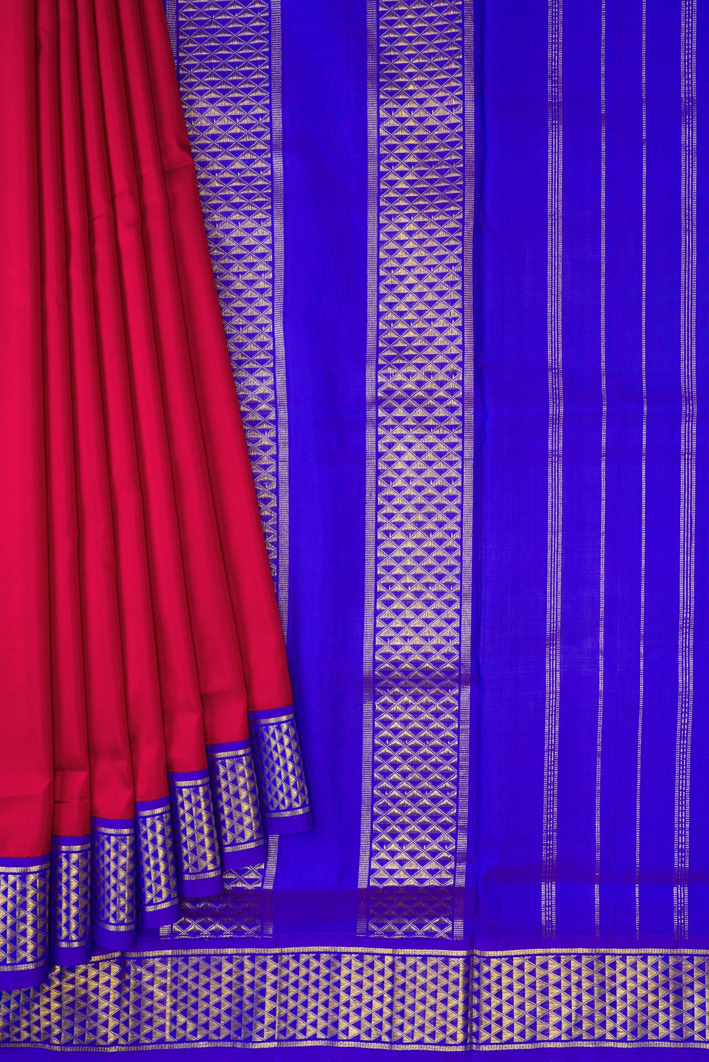Pleats and pallu of Pure Silk Pure Zari Maroon Dual Tone Kanjivaram Nine Yards Saree with Plain Body and Zari Border. 