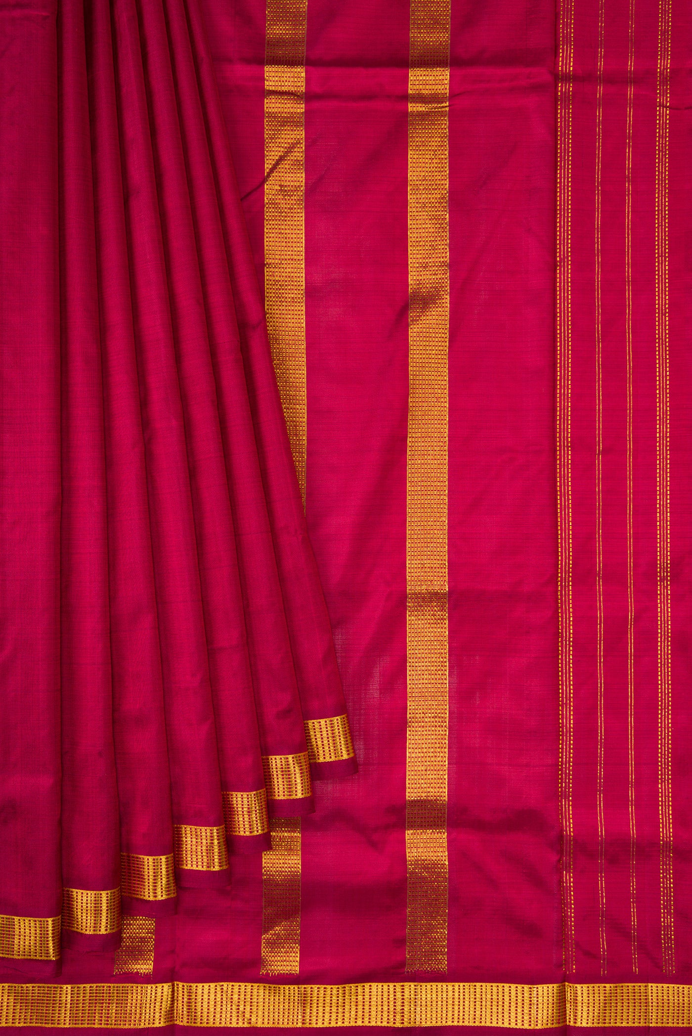 Pleats and pallu of Maroon Kanchipuram Silk Nine Yards Saree with Plain Body and Zari Border. 