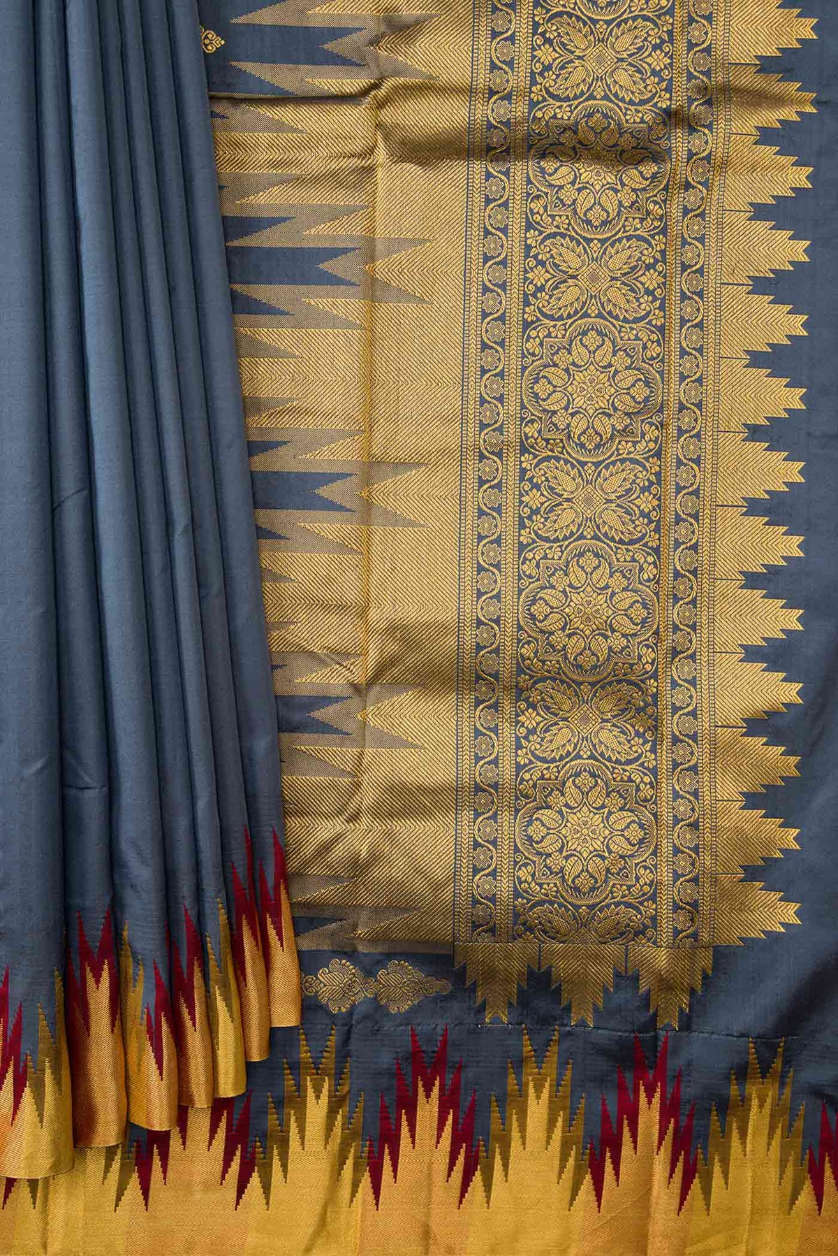 Pleats and pallu of Blue Grey Bangalore Silk Saree with Plain Body and Temple Border