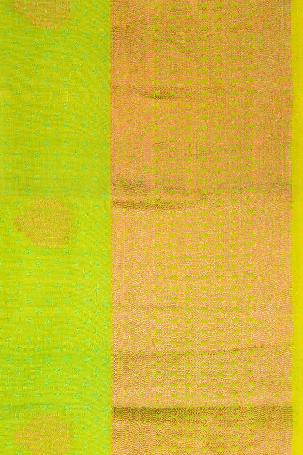Border image of Parrot Green Dual Tone Kanchipuram Silk Saree with Jacquard With Zari Butta on the body and Zari Border. 