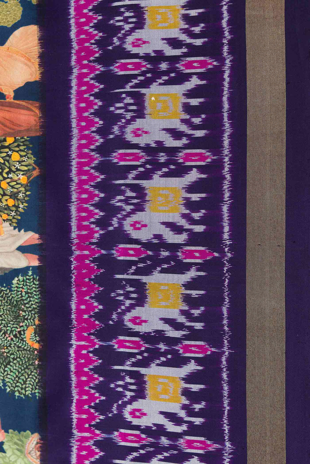 Border image of Navy Blue Dual Tone Kanchipuram Silk Saree with Printed design on the body and Ikat Border