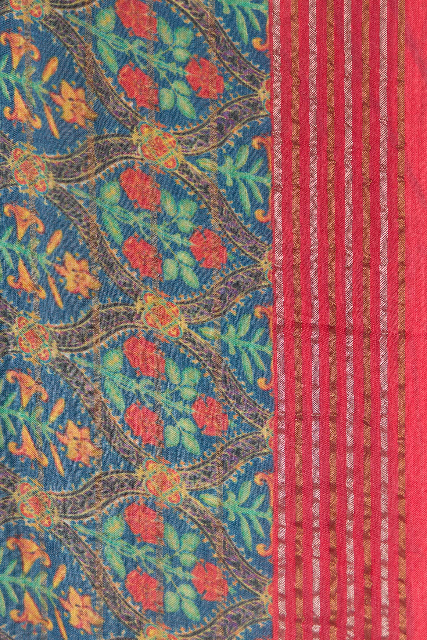 Border image of Green Dual Tone Tussar Silk Saree with Printed design on the body and Zari Border. 