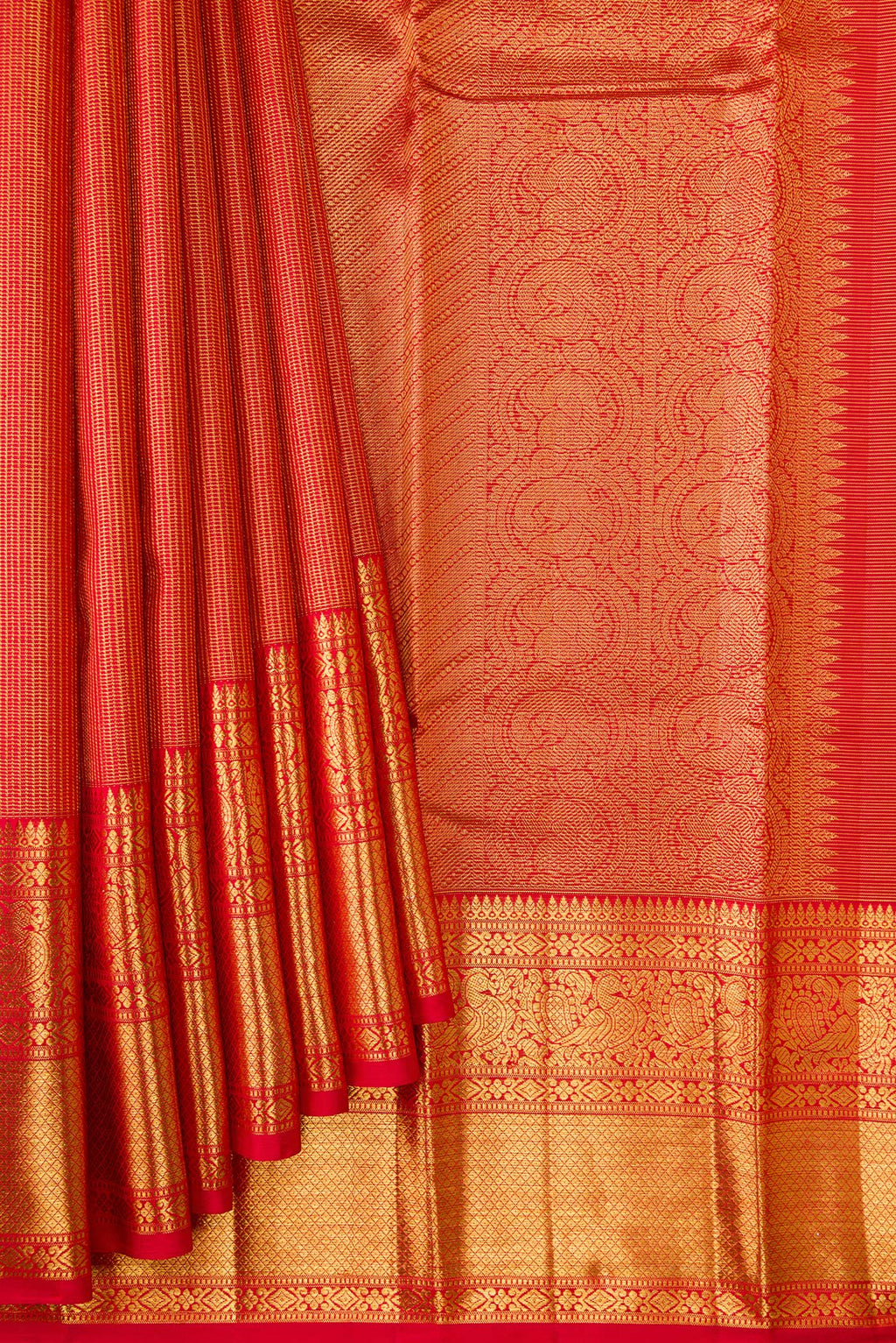 Pleats and pallu of Red Dual Tone Kanchipuram Silk Saree with Zari Brocade on the body and Zari Border. 