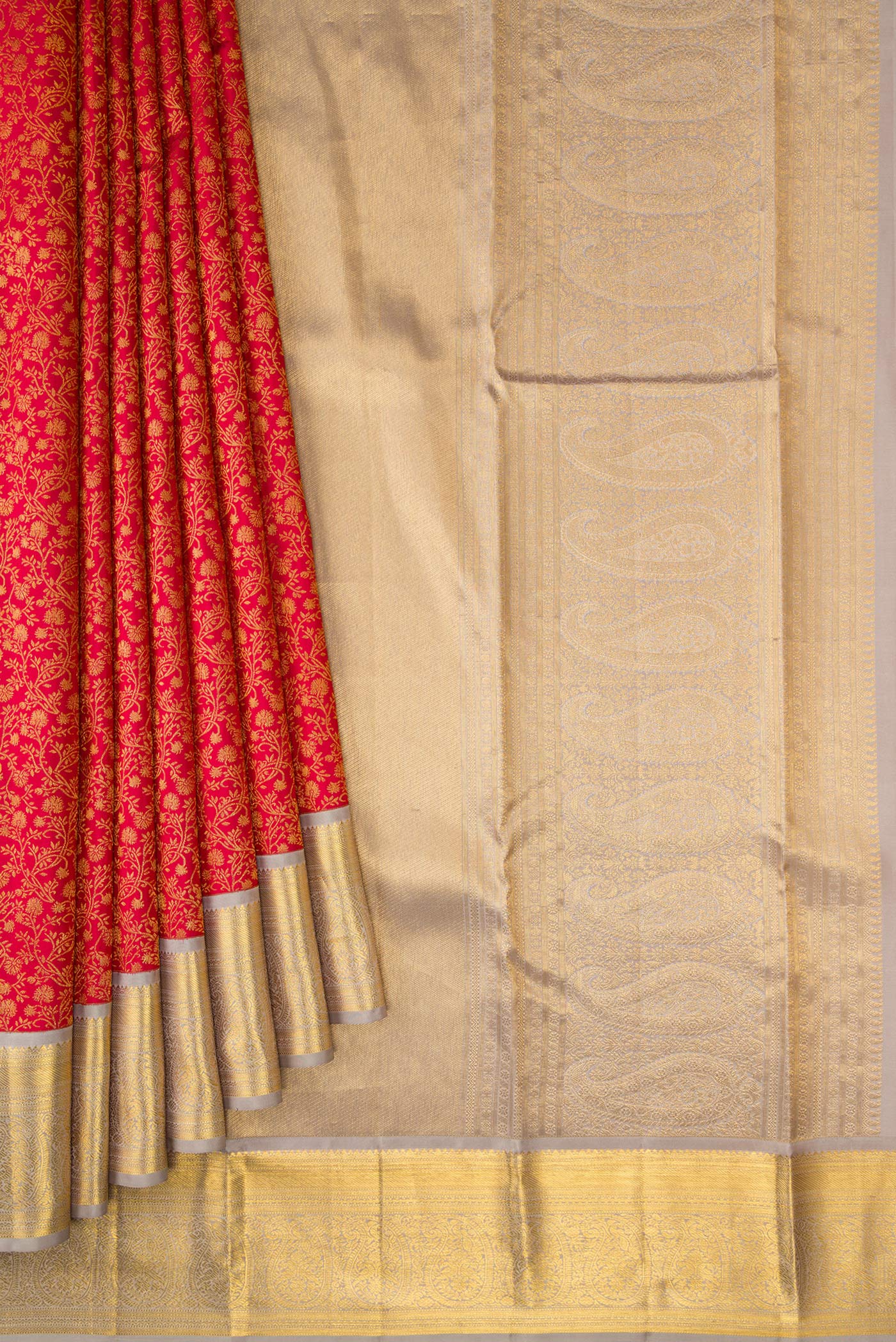Pleats and pallu of Red Dual Tone Kanjivaram Silk Saree with Zari Brocade on the body and Zari Border. 